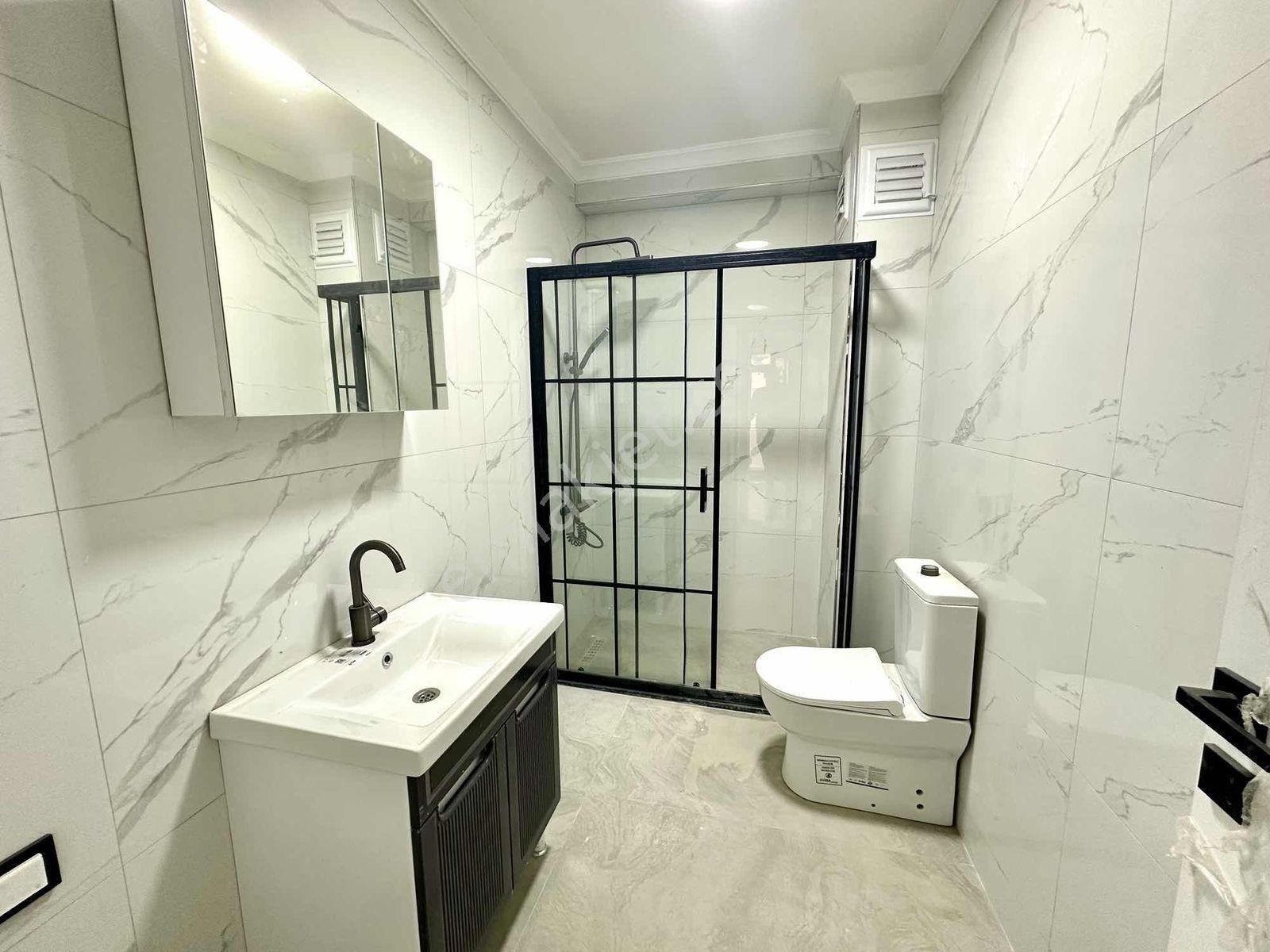 Atatürk Caddesi Yakını Geniş Kullanışlı 2+1 Ara Kat