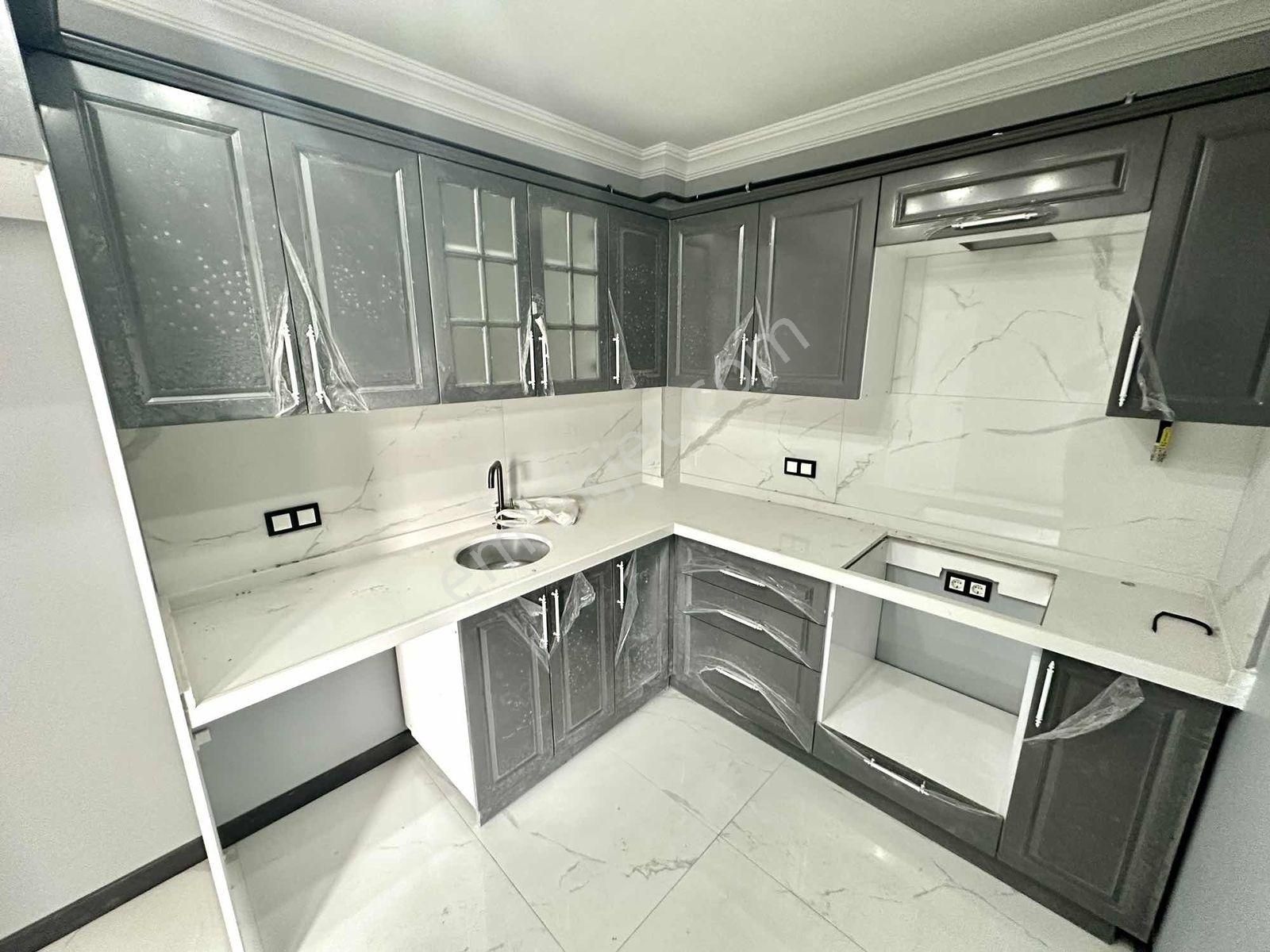 Atatürk Caddesi Yakını Geniş Kullanışlı 2+1 Ara Kat - Görsel 4