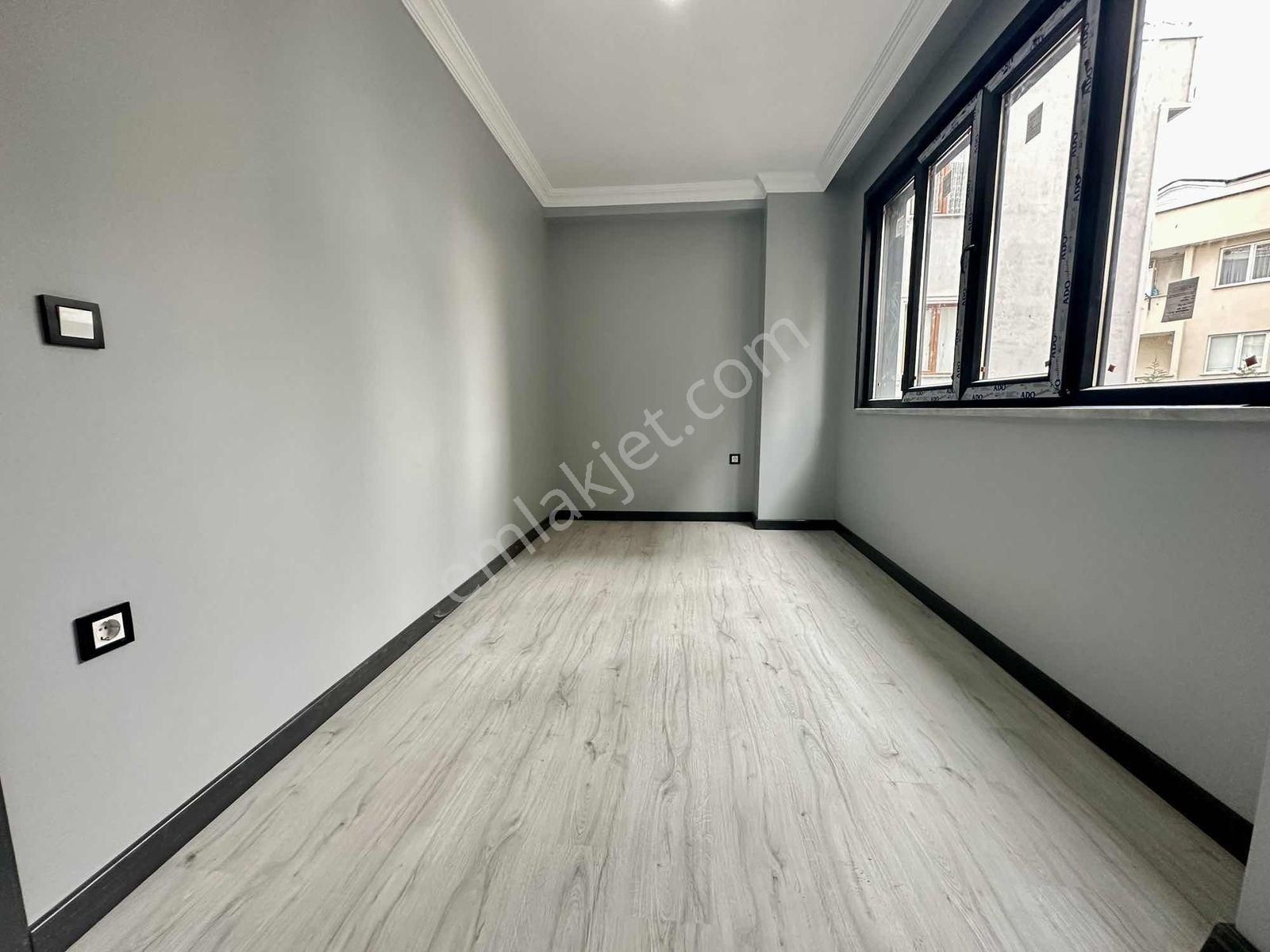 Atatürk Caddesi Yakını Geniş Kullanışlı 2+1 Ara Kat - Görsel 3