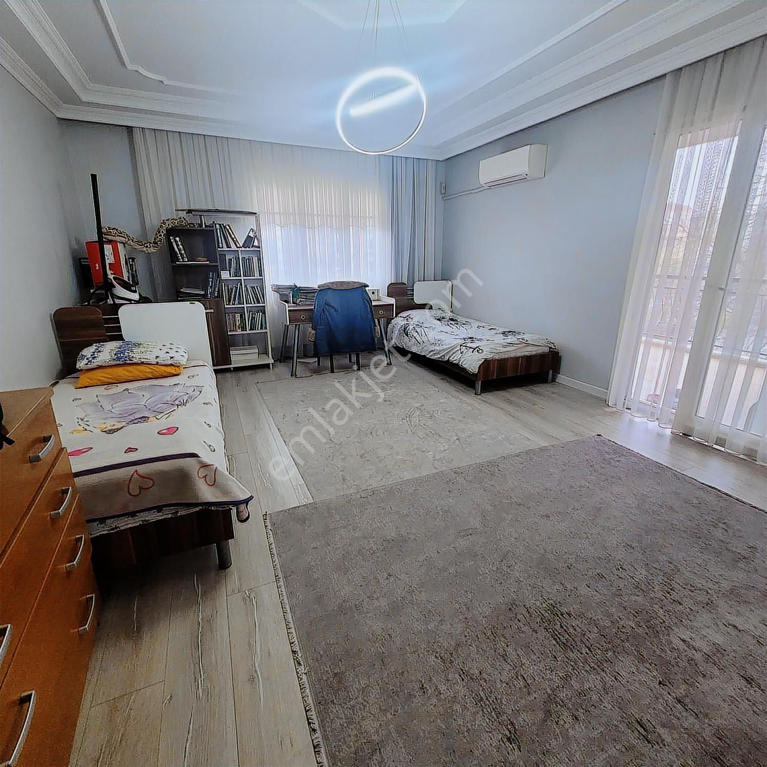 Cumhuriyet Mh. Kervanyolu Üzerinde Köşe 3+1 Satılık Geniş Daire - Görsel 4