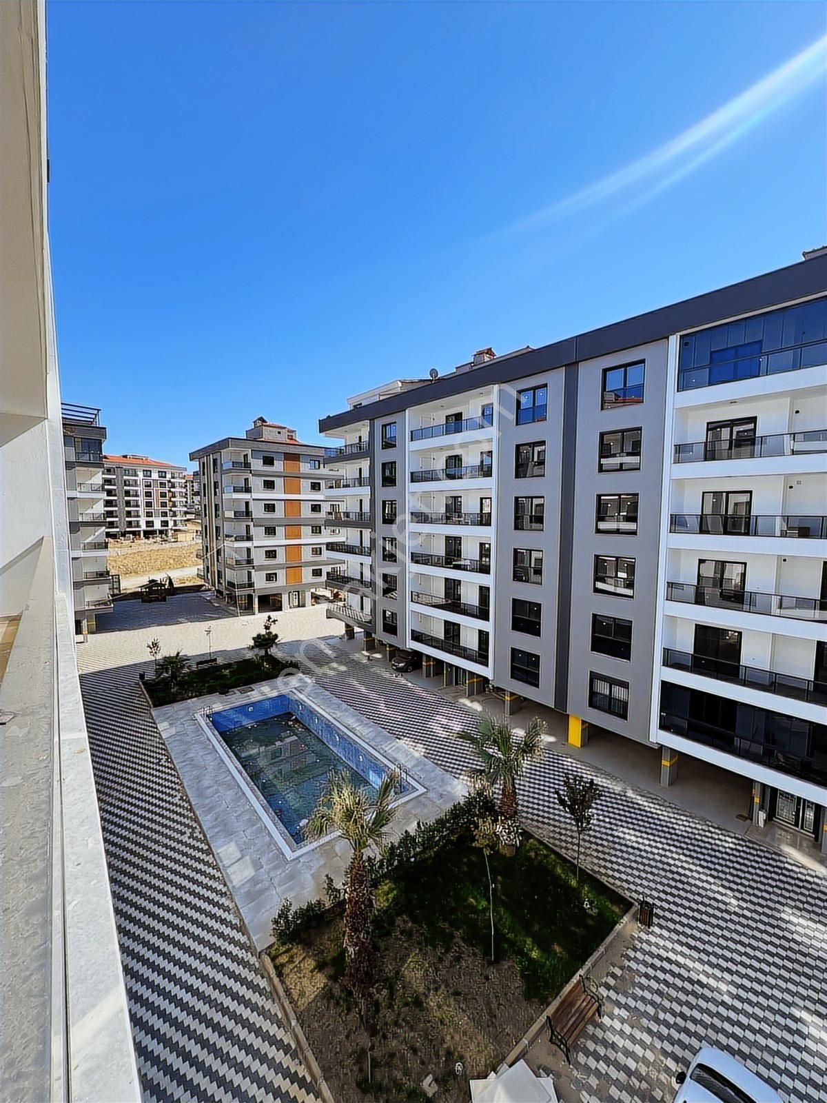 Turgutlu Site İçerisinde Geniş Cam Balkonlu 3+1 Sıfır Daire - Görsel 19