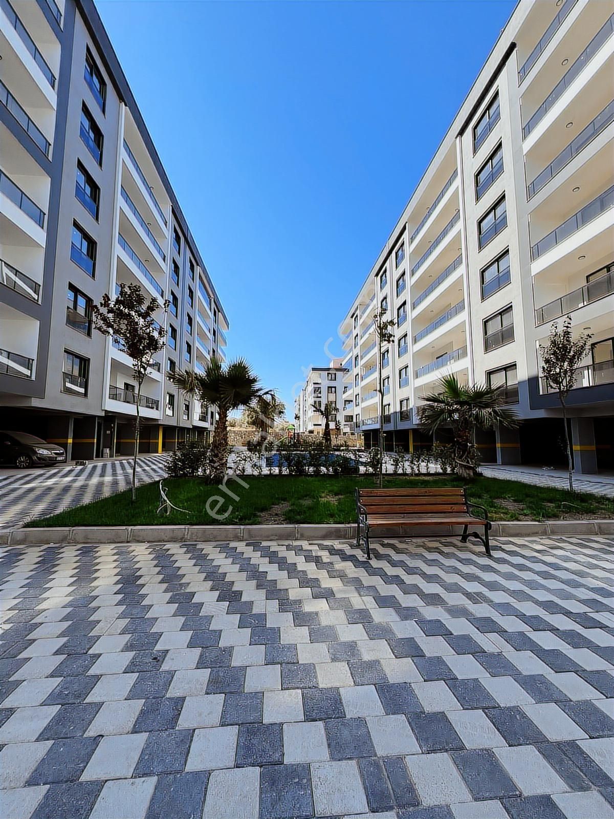 Turgutlu Site İçerisinde Geniş Cam Balkonlu 3+1 Sıfır Daire - Görsel 9