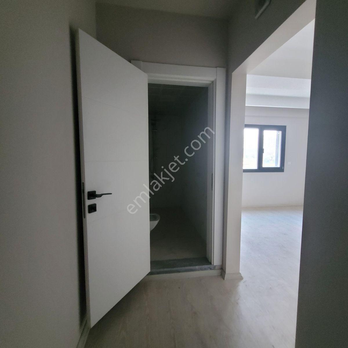 Turgutlu Site İçerisinde Geniş Cam Balkonlu 3+1 Sıfır Daire - Görsel 16