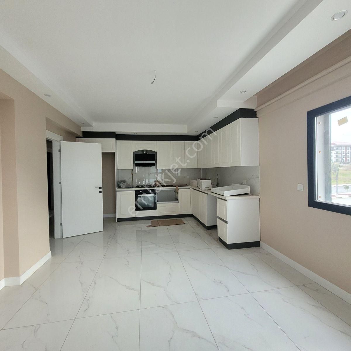 Turgutlu Site İçerisinde Geniş Cam Balkonlu 3+1 Sıfır Daire - Görsel 7