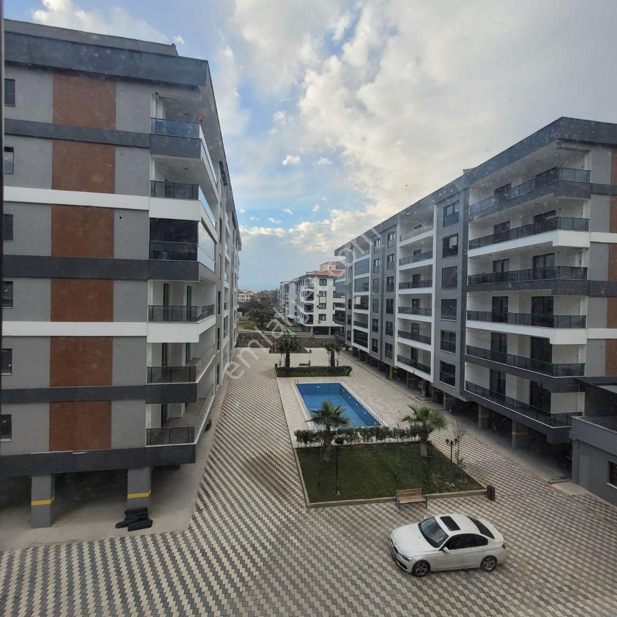 Turgutlu Site İçerisinde Geniş Cam Balkonlu 3+1 Sıfır Daire - Görsel 10