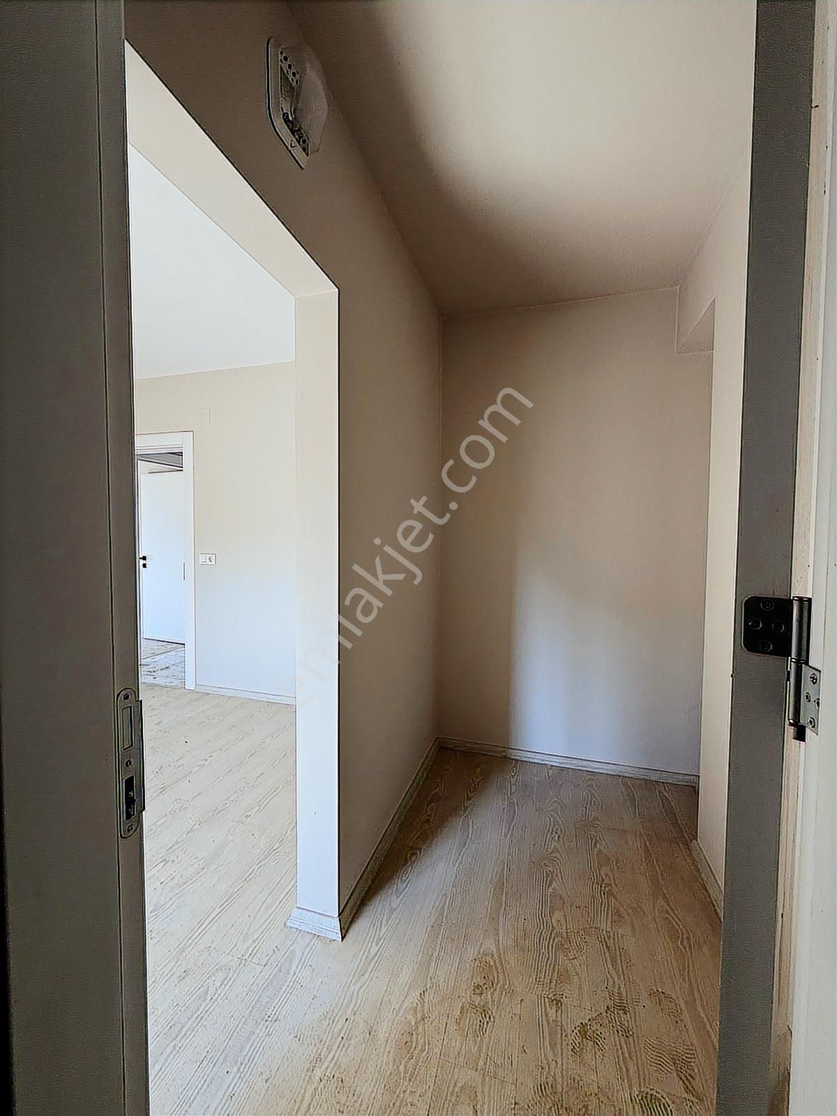 Turgutlu Site İçerisinde Geniş Cam Balkonlu 3+1 Sıfır Daire - Görsel 5