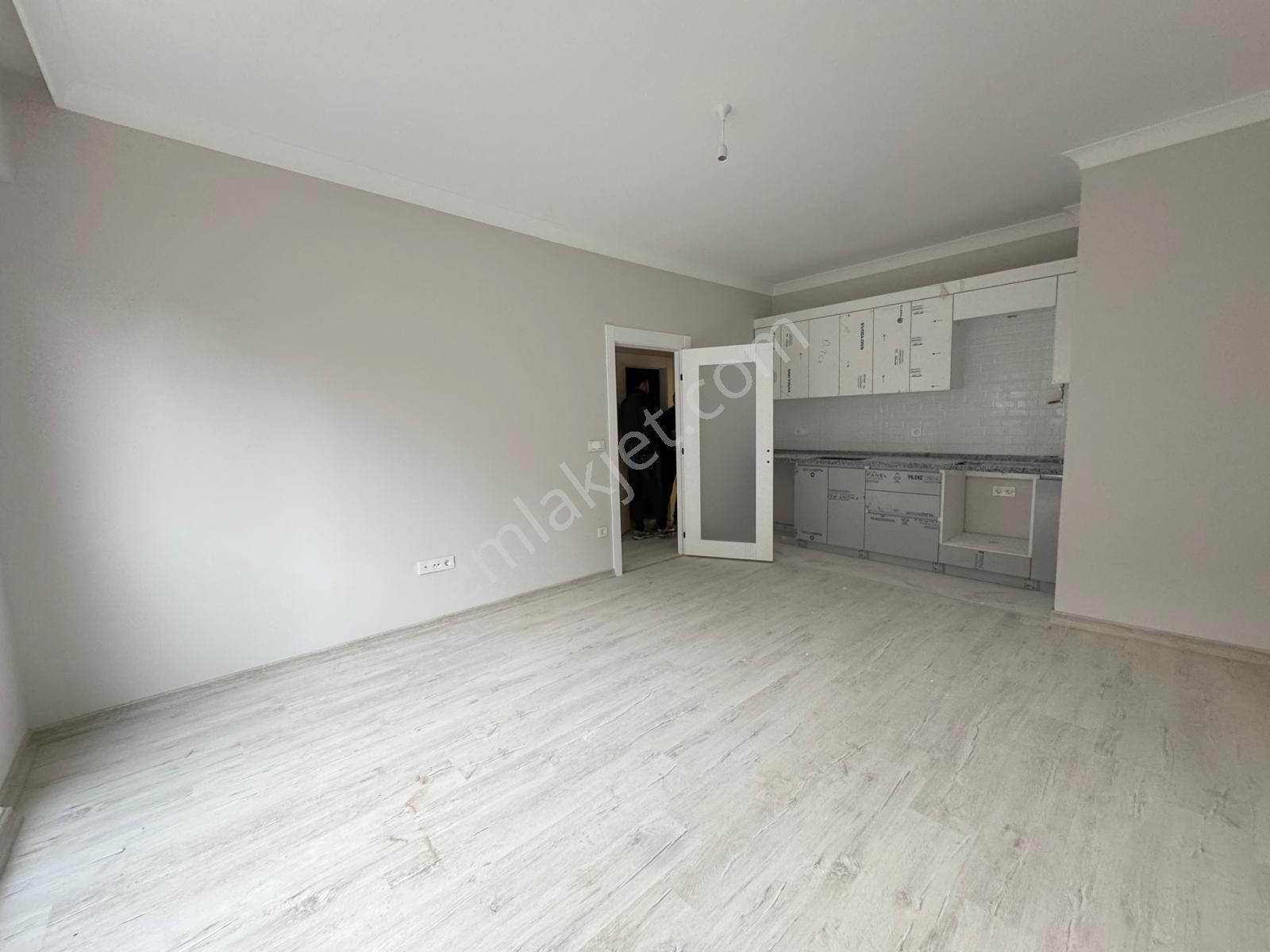 Mertcan'dan Metroya 5dk Sitede Şehrin En İyi Konumunda Sıfır 2+1 - Görsel 2