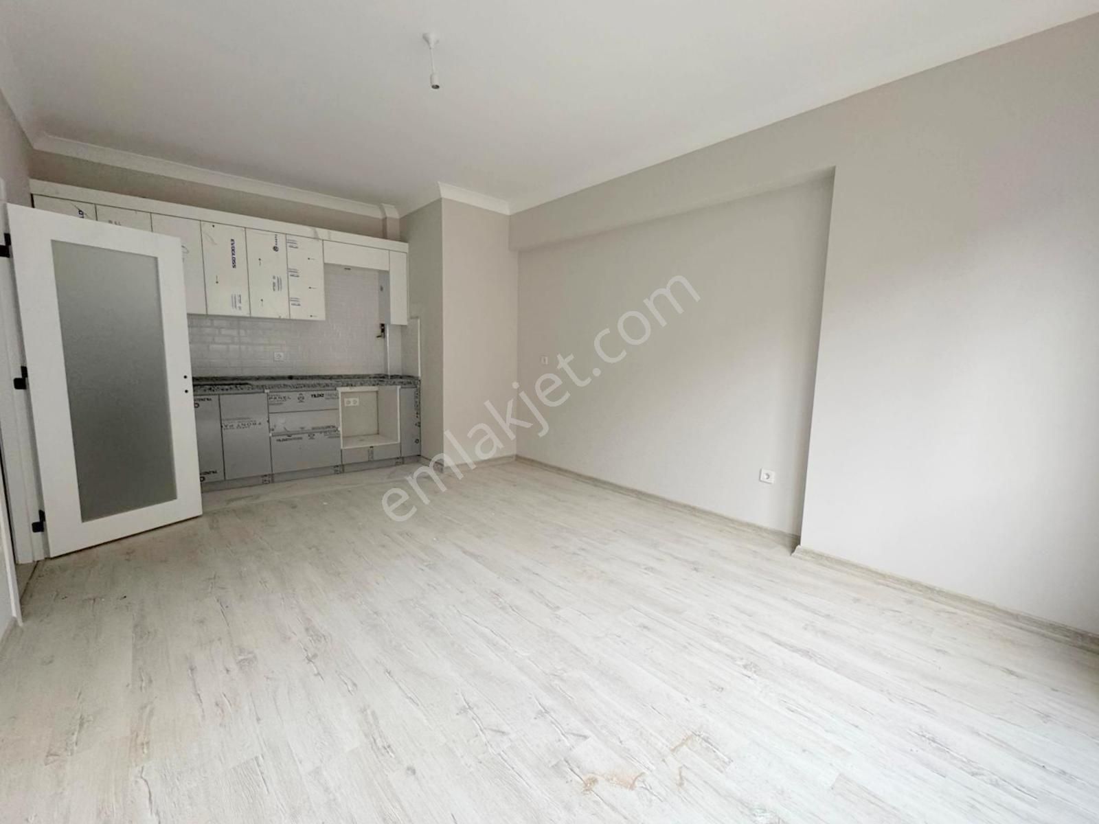 Mertcan'dan Metroya 5dk Sitede Şehrin En İyi Konumunda Sıfır 2+1 - Görsel 3