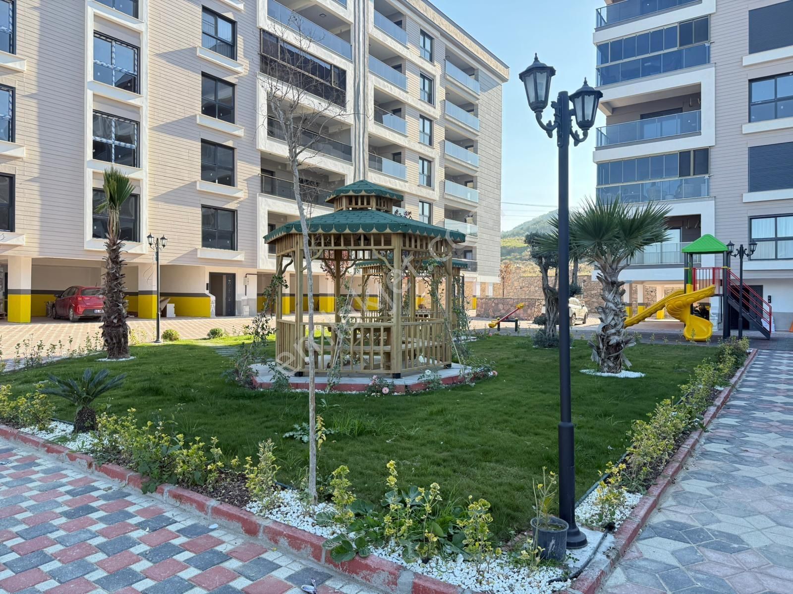 Turgutlu Harika Konum Site İçinde Geniş 3+1 Satılık Daire