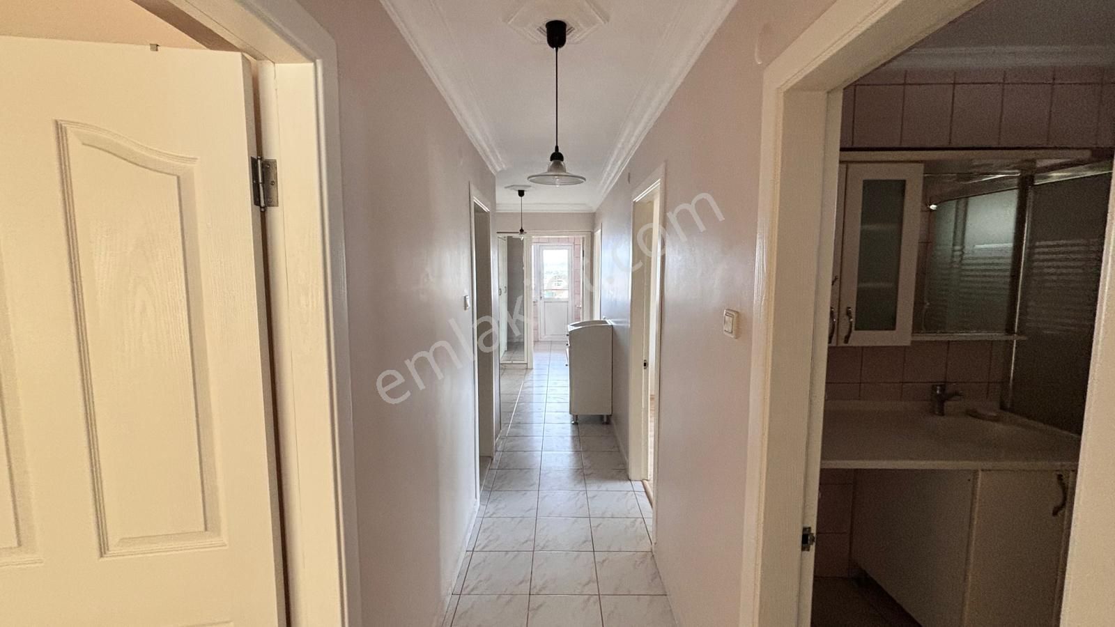 Barış Mahallesi Fsm Metroya 200 Metre 3+1 Kombili Daire - Görsel 3