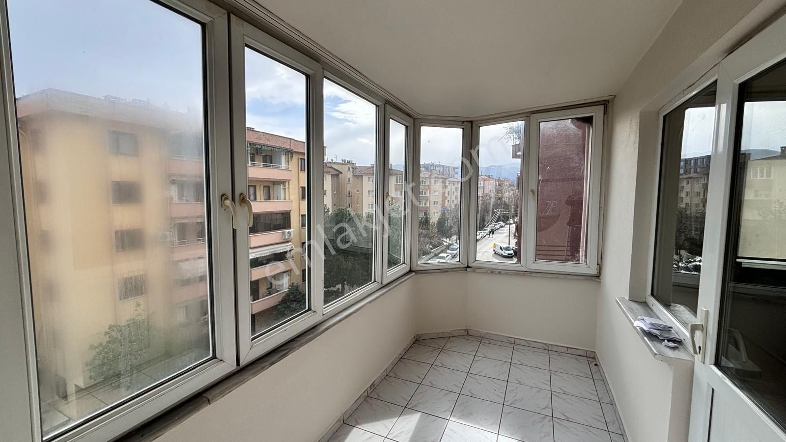 Barış Mahallesi Fsm Metroya 200 Metre 3+1 Kombili Daire - Görsel 15