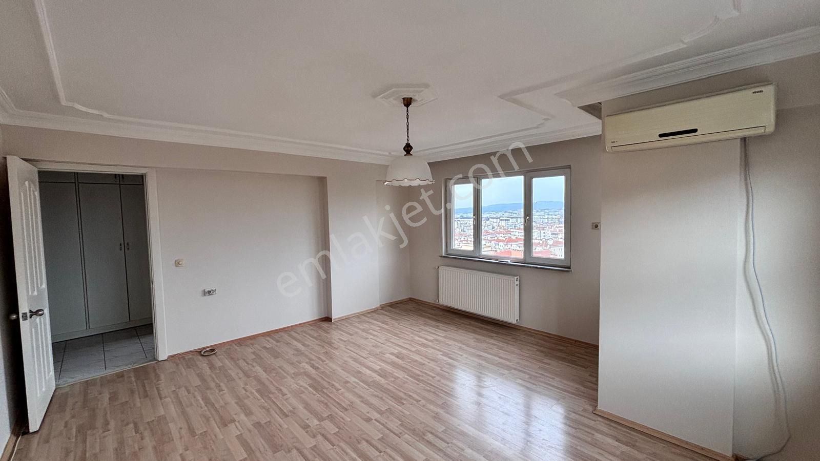 Barış Mahallesi Fsm Metroya 200 Metre 3+1 Kombili Daire - Görsel 5