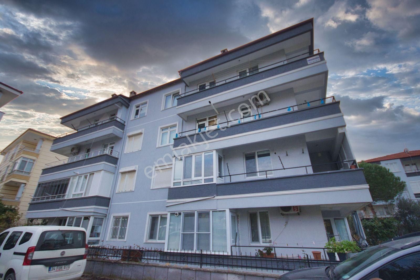 ꧁ay Emlaktan꧂akçayda Kombili**eşyalı**yüksek Kredili Arakat Ön Cephe Ayrı Mutfak Satılık 2+1 Daire