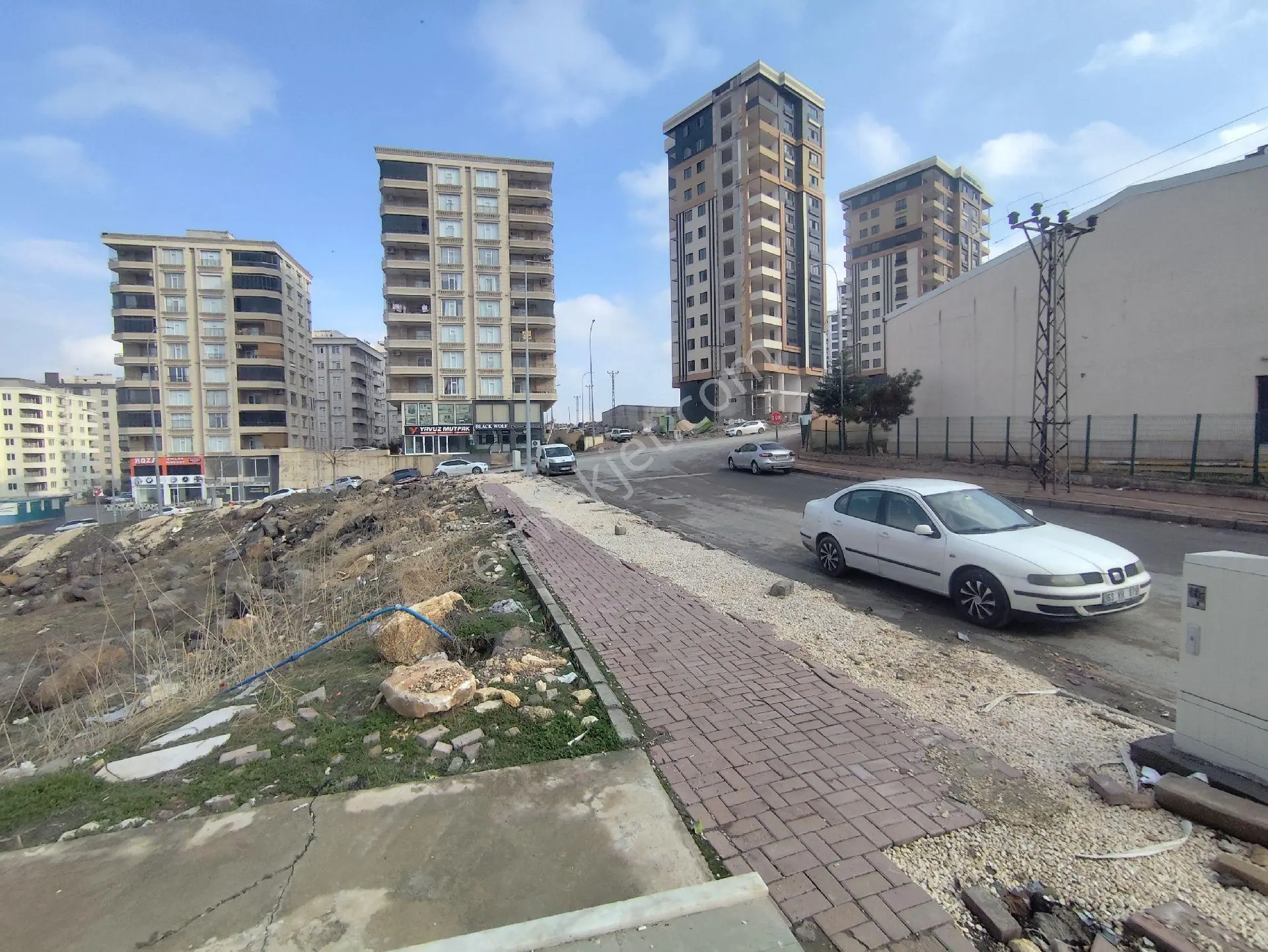 Karaköprü Güzelşehir Emine Göncü Lisesi Yanı 150 Mt2 Kiralık Dükkan - Görsel 3