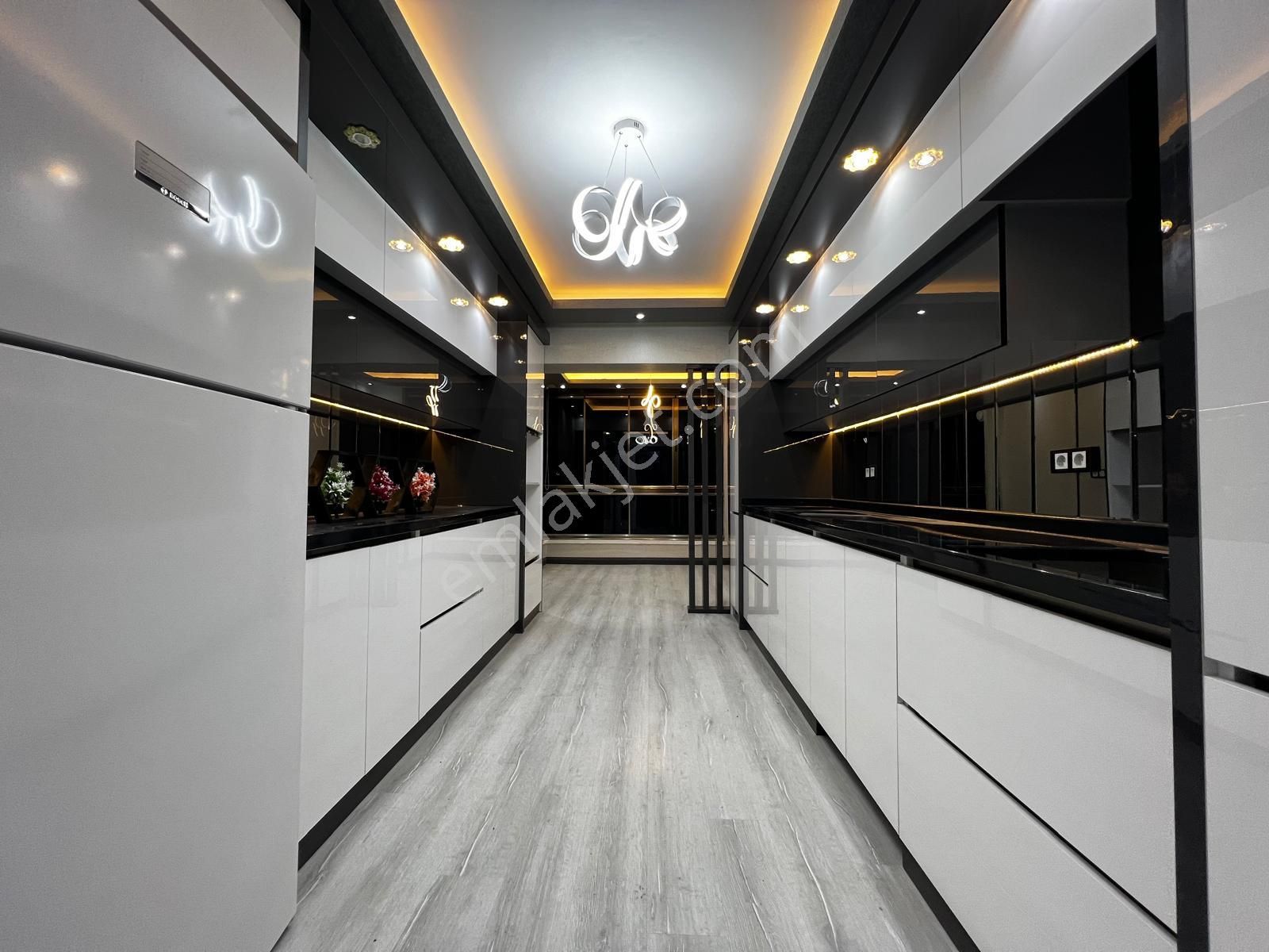 Keçiörende Fırsat 4+1 155 M2 Cadde Üzeri Full+full Yapılı Daire - Görsel 4