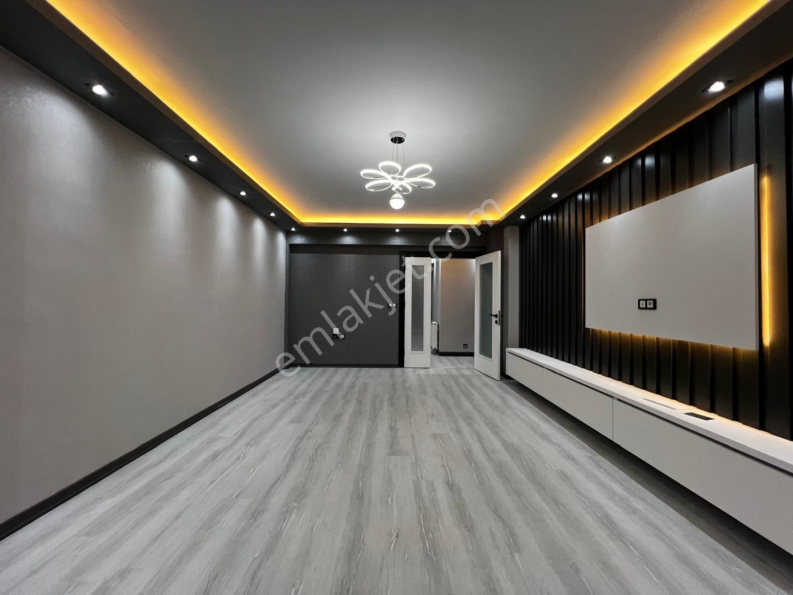 Keçiörende Fırsat 4+1 155 M2 Cadde Üzeri Full+full Yapılı Daire - Görsel 24
