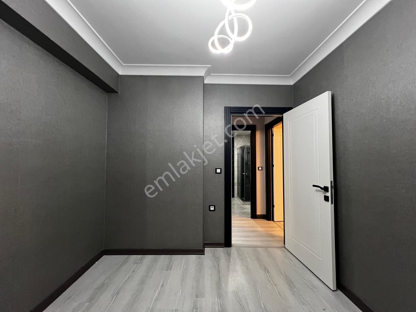 Keçiörende Fırsat 4+1 155 M2 Cadde Üzeri Full+full Yapılı Daire - Görsel 31
