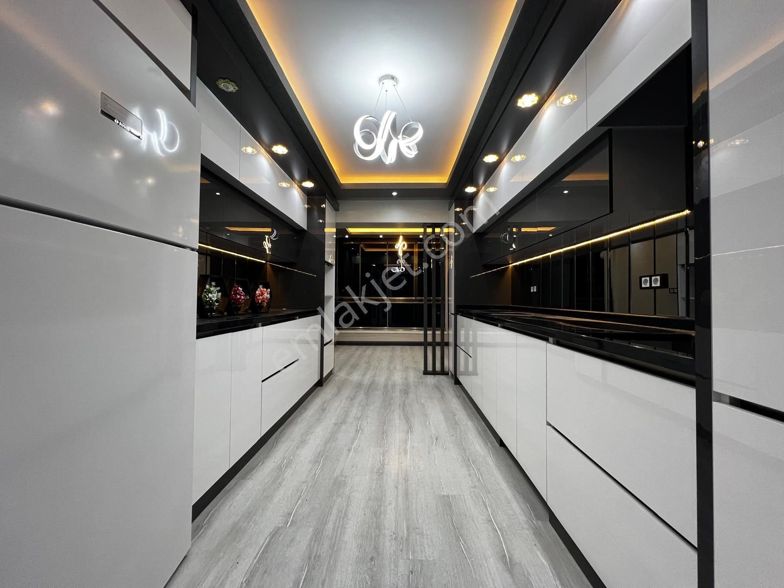 Keçiörende Fırsat 4+1 155 M2 Cadde Üzeri Full+full Yapılı Daire - Görsel 5