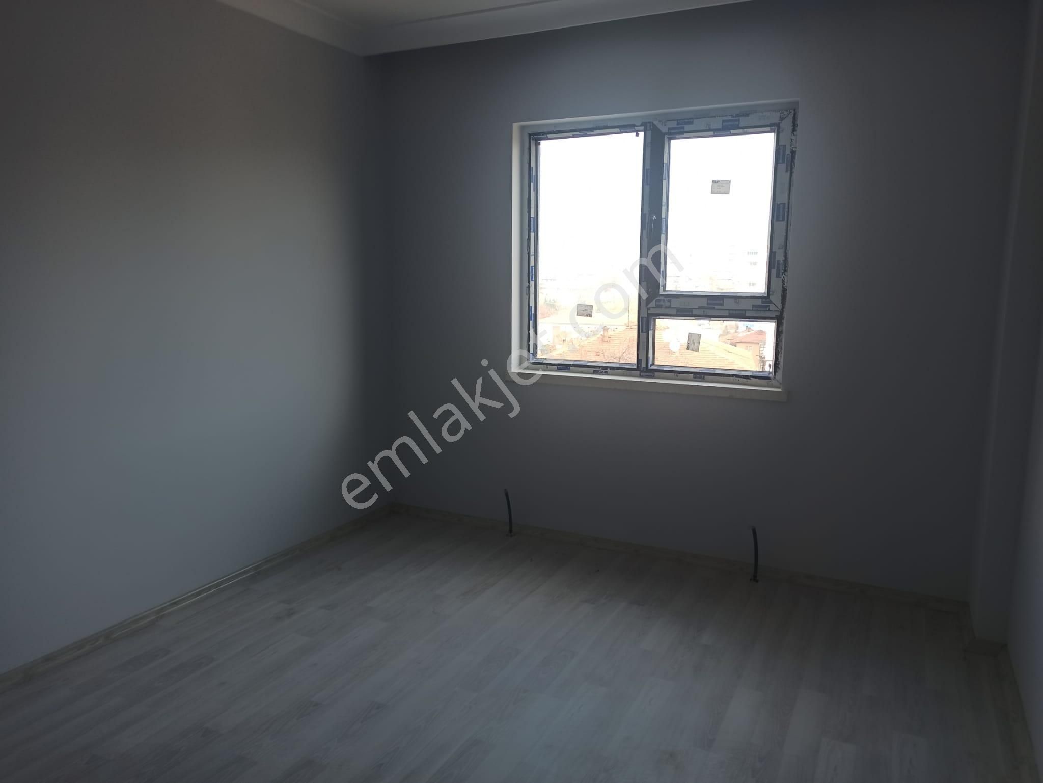 Şimşek Emlak'tan Altındağ Ulubey Mh.yeni Bina 3. Kat 110 M2 3+1 - Görsel 20