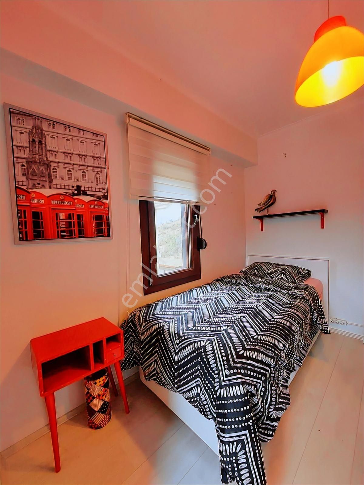 Foça Limnili Sitesinde Eşyalı Kiralık Havuzlu 3+1 Villa - Görsel 24