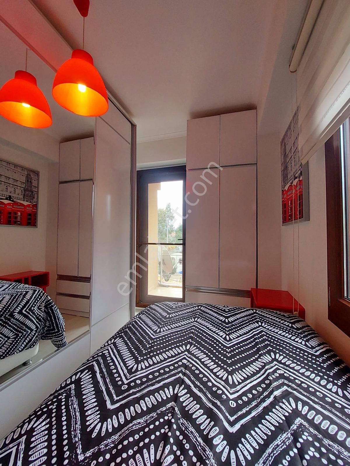 Foça Limnili Sitesinde Eşyalı Kiralık Havuzlu 3+1 Villa - Görsel 30