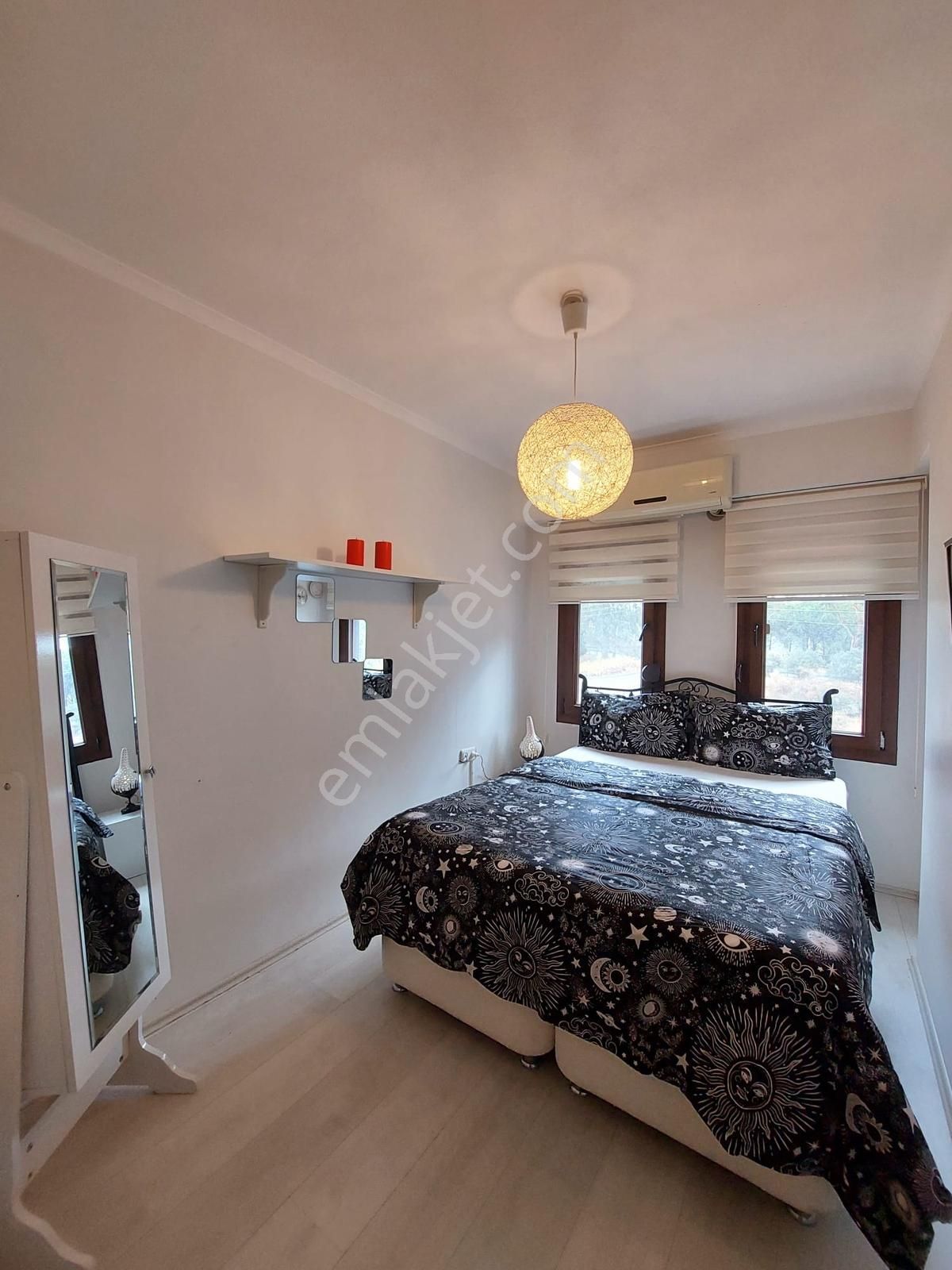 Foça Limnili Sitesinde Eşyalı Kiralık Havuzlu 3+1 Villa - Görsel 25