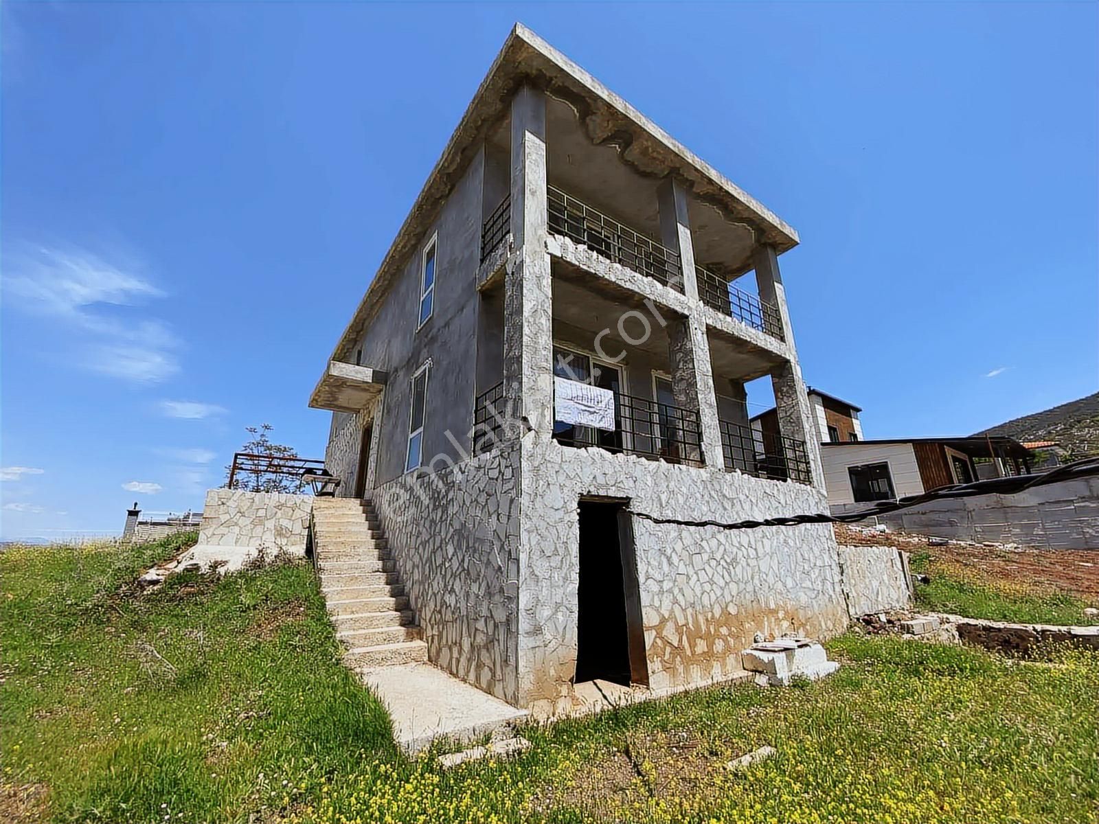 Antalya Dağbelin'de Satılık Müstakil Villa