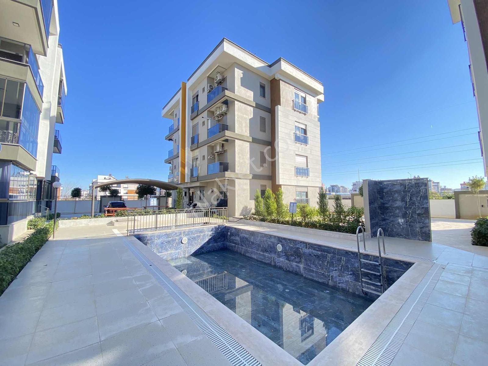 Habibler Mahallesinde Havuzlu Sıfır Sitede 2+1 Daire Fırsatı!