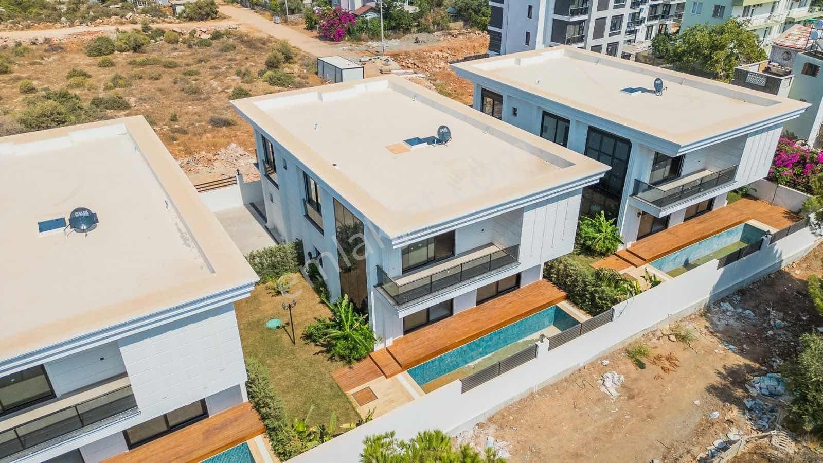 Altıntaşta Müstakil Havuzlu Satılık Ultra Lüks Villa