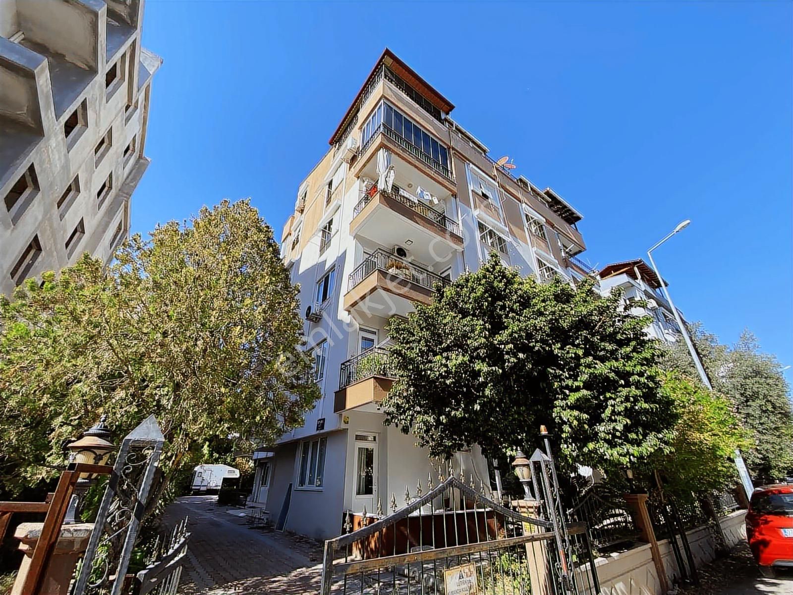 Antalya Konyaaltında Denize Yürüme Mesafesinde Satılık 2+1 Daire - Görsel 12