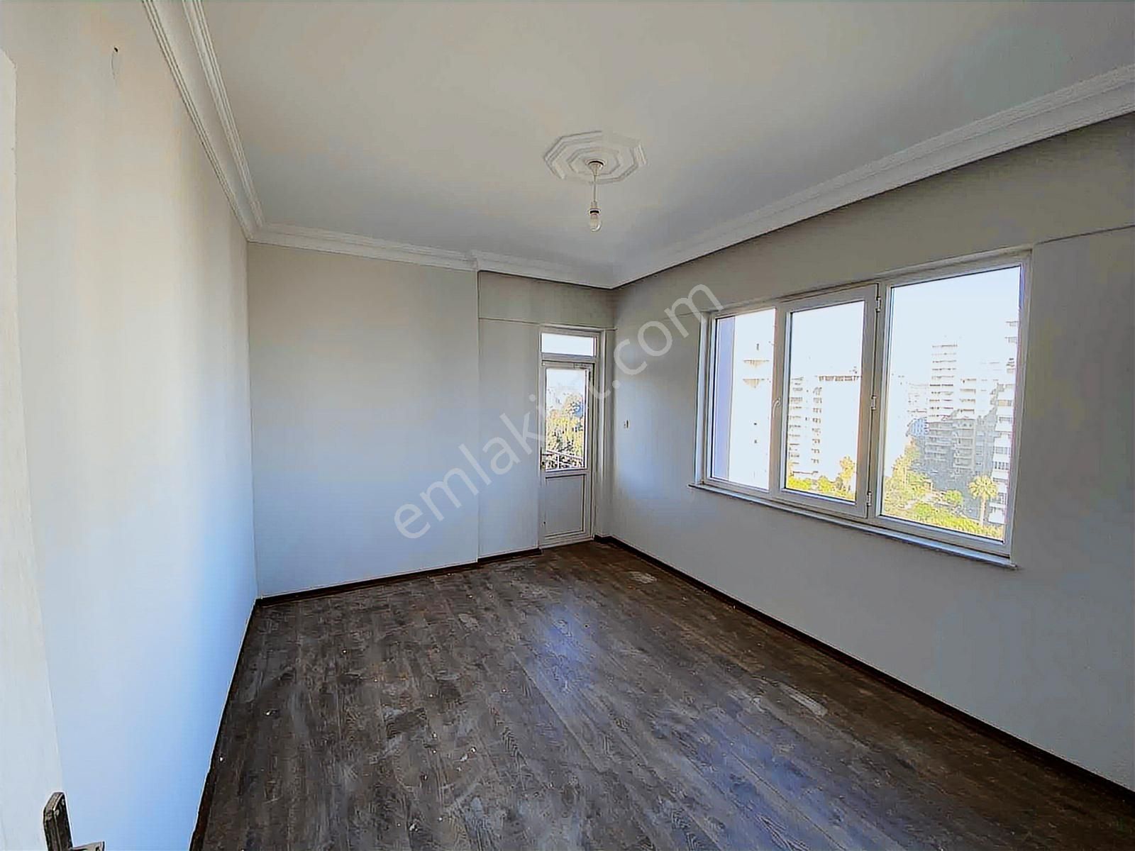 Meydankavağında Geniş Ve Kullanışlı Sıfır Tadilatlı 3+1 Kiralık - Görsel 8