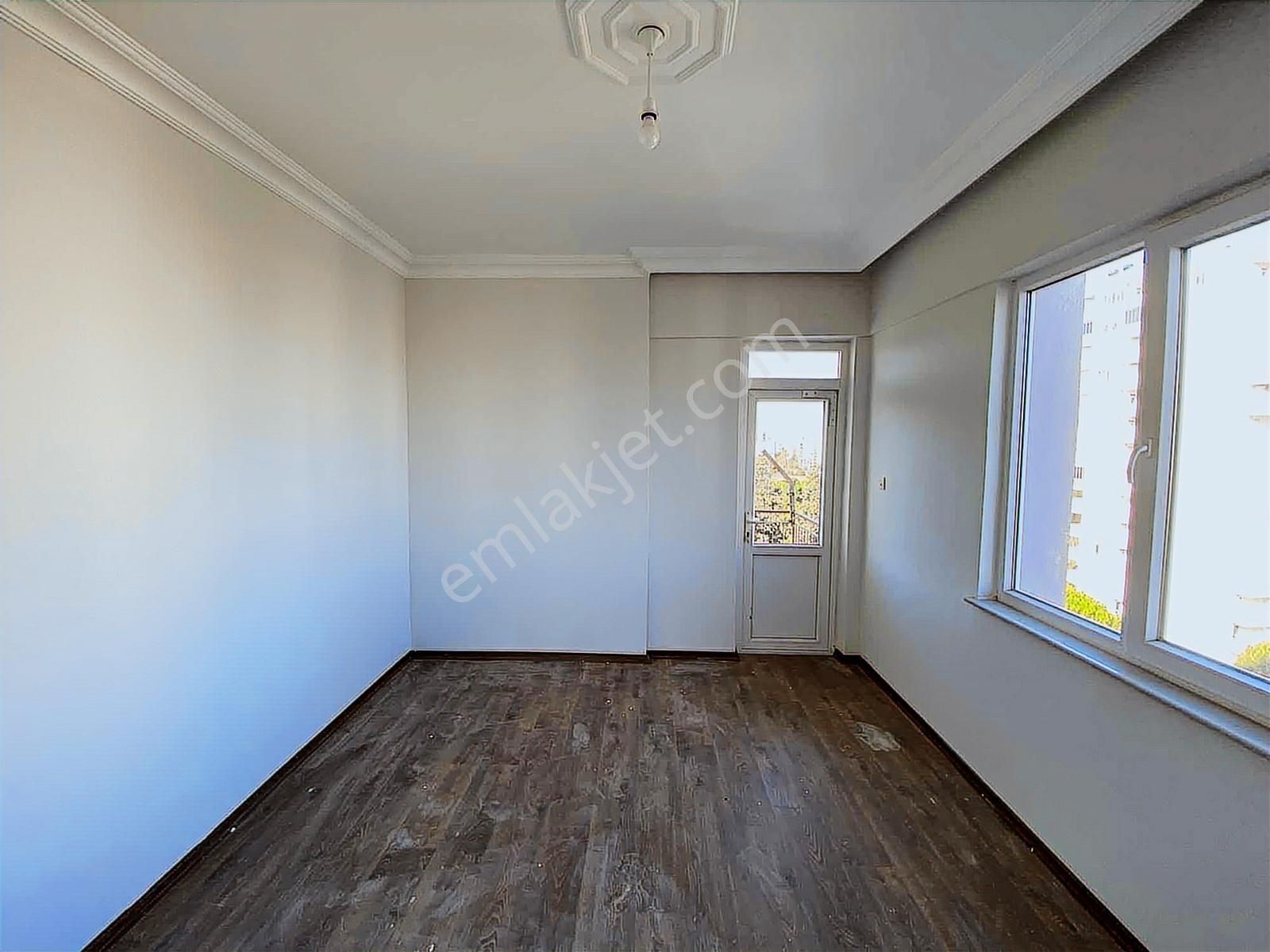 Meydankavağında Geniş Ve Kullanışlı Sıfır Tadilatlı 3+1 Kiralık - Görsel 9