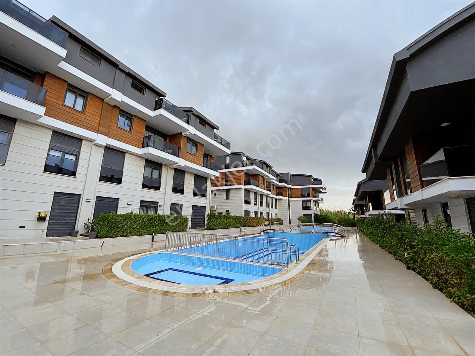 Antalya Güzeloba'da Site İçerisinde Eşyalı 2+1 Dubleks