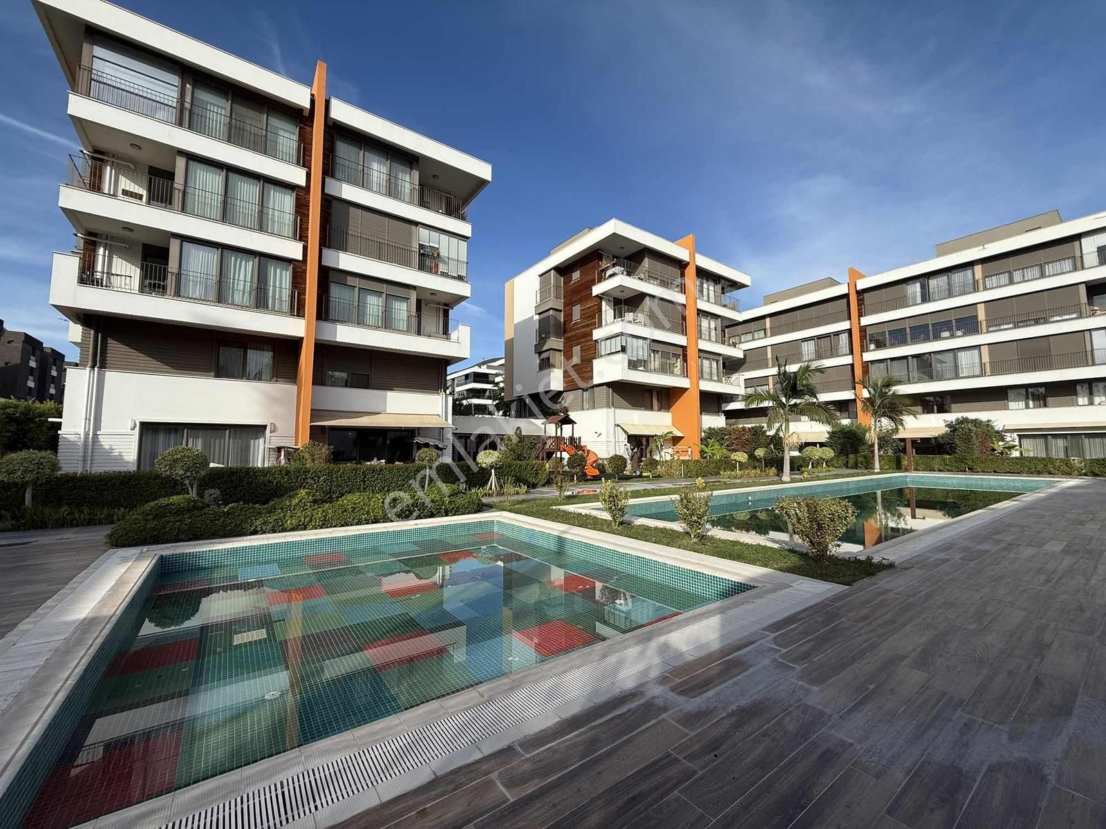 Konaklarda Site İçerisinde Villa Tadında Satılık 3+1 Dubleks