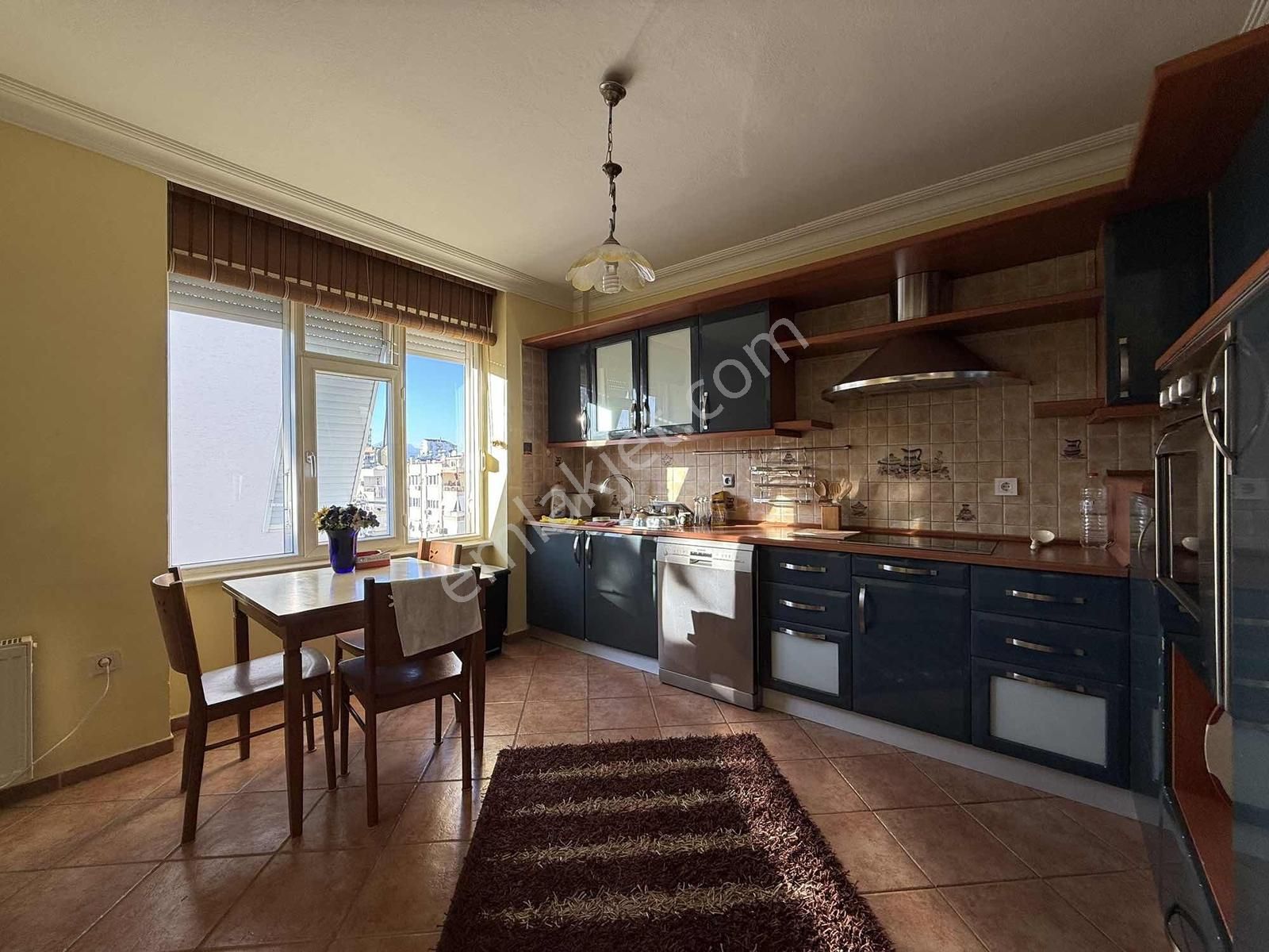 Yeşilbahçede Kiralık 4+1 Full Eşyalı Daire - Görsel 12