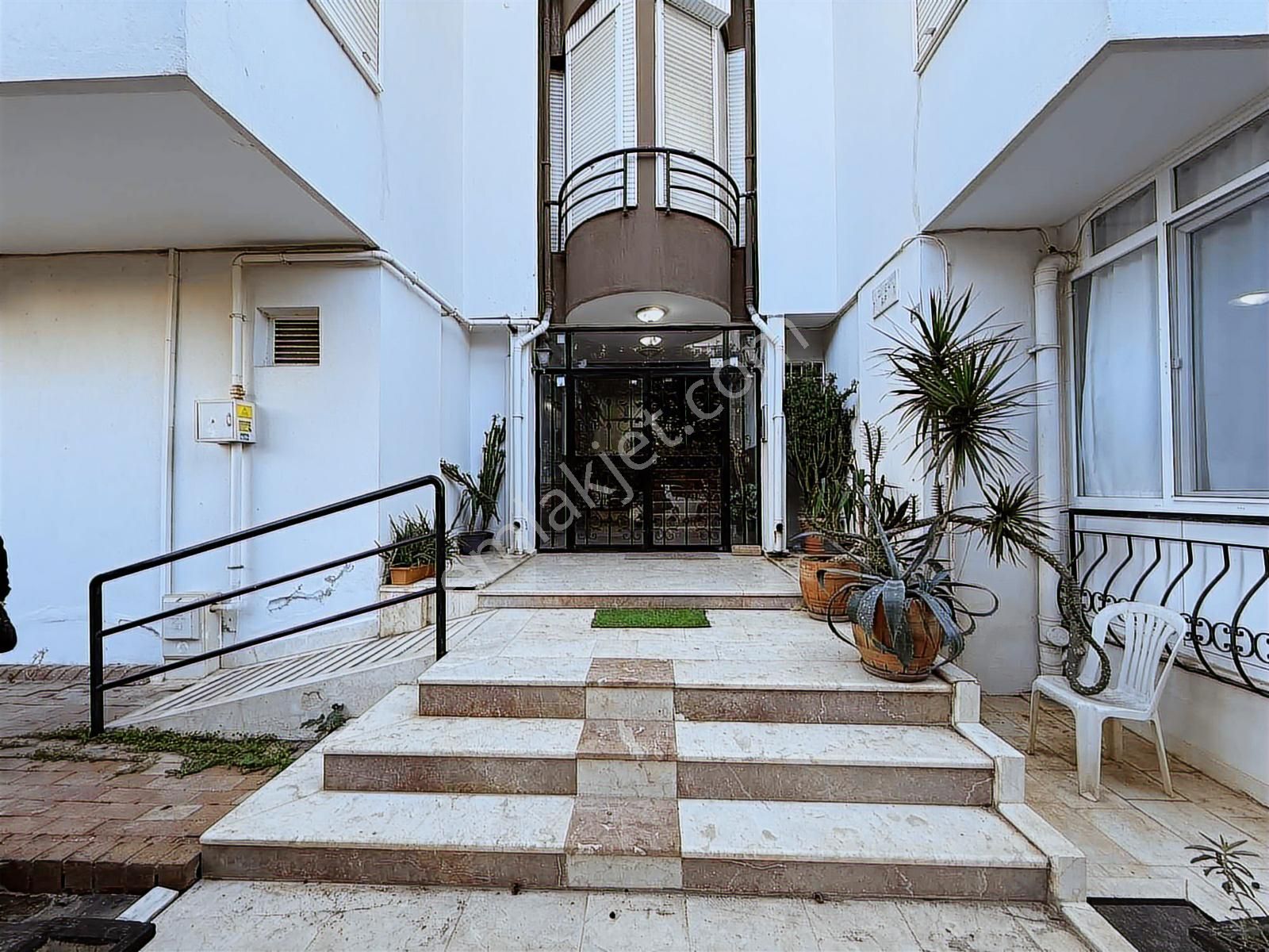 Yeşilbahçede Kiralık 4+1 Full Eşyalı Daire - Görsel 16