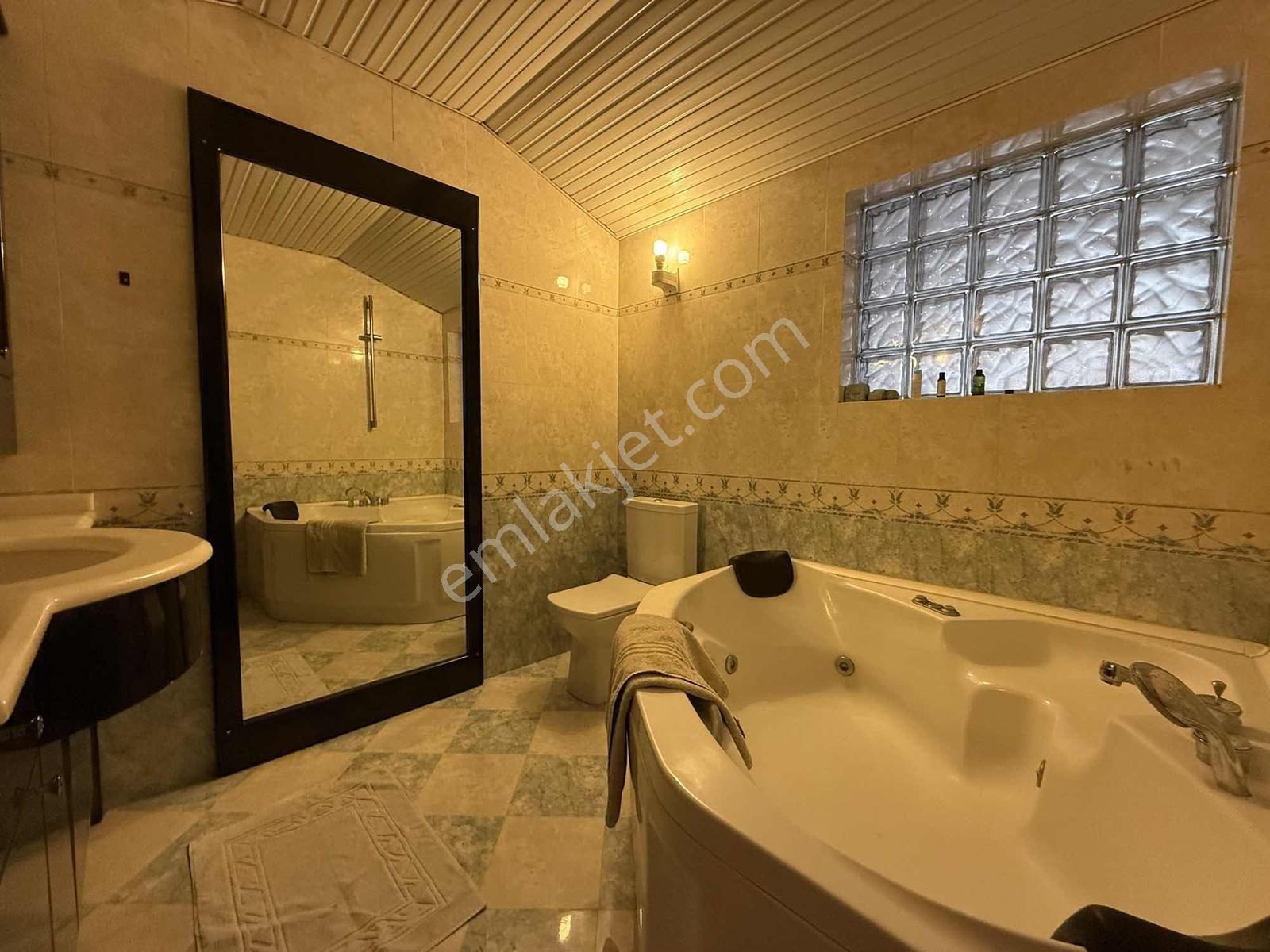 Yeşilbahçede Kiralık 4+1 Full Eşyalı Daire - Görsel 18