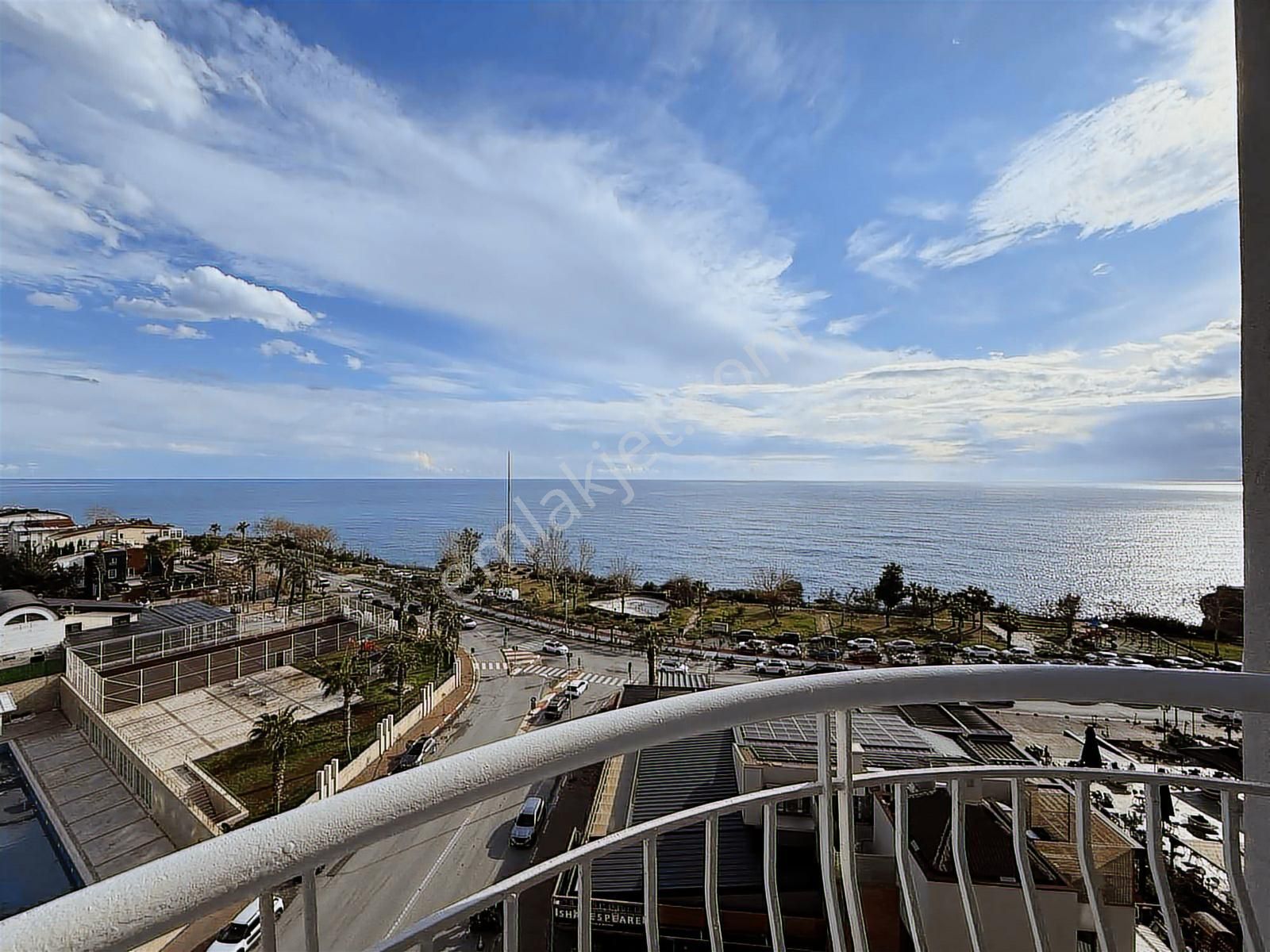 Lara Fenerde Full Deniz Manzaralı Satılık 4+1 Daire