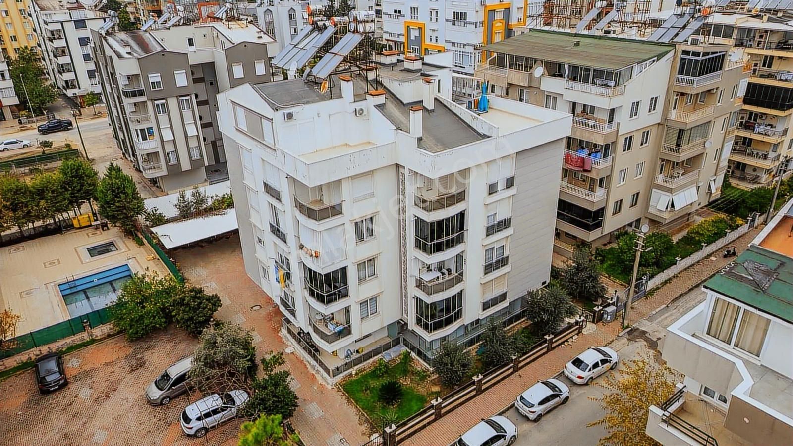 Larada İçi Full Yapılı Eşyalı Geniş Satılık 1+1 Daire - Görsel 23