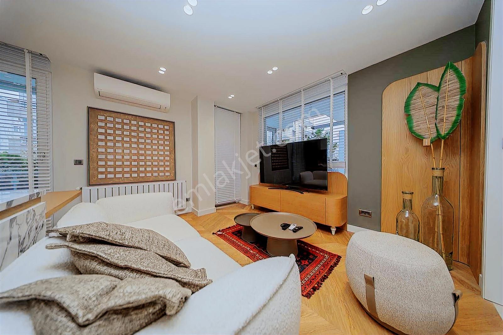 Larada İçi Full Yapılı Eşyalı Geniş Satılık 1+1 Daire - Görsel 16