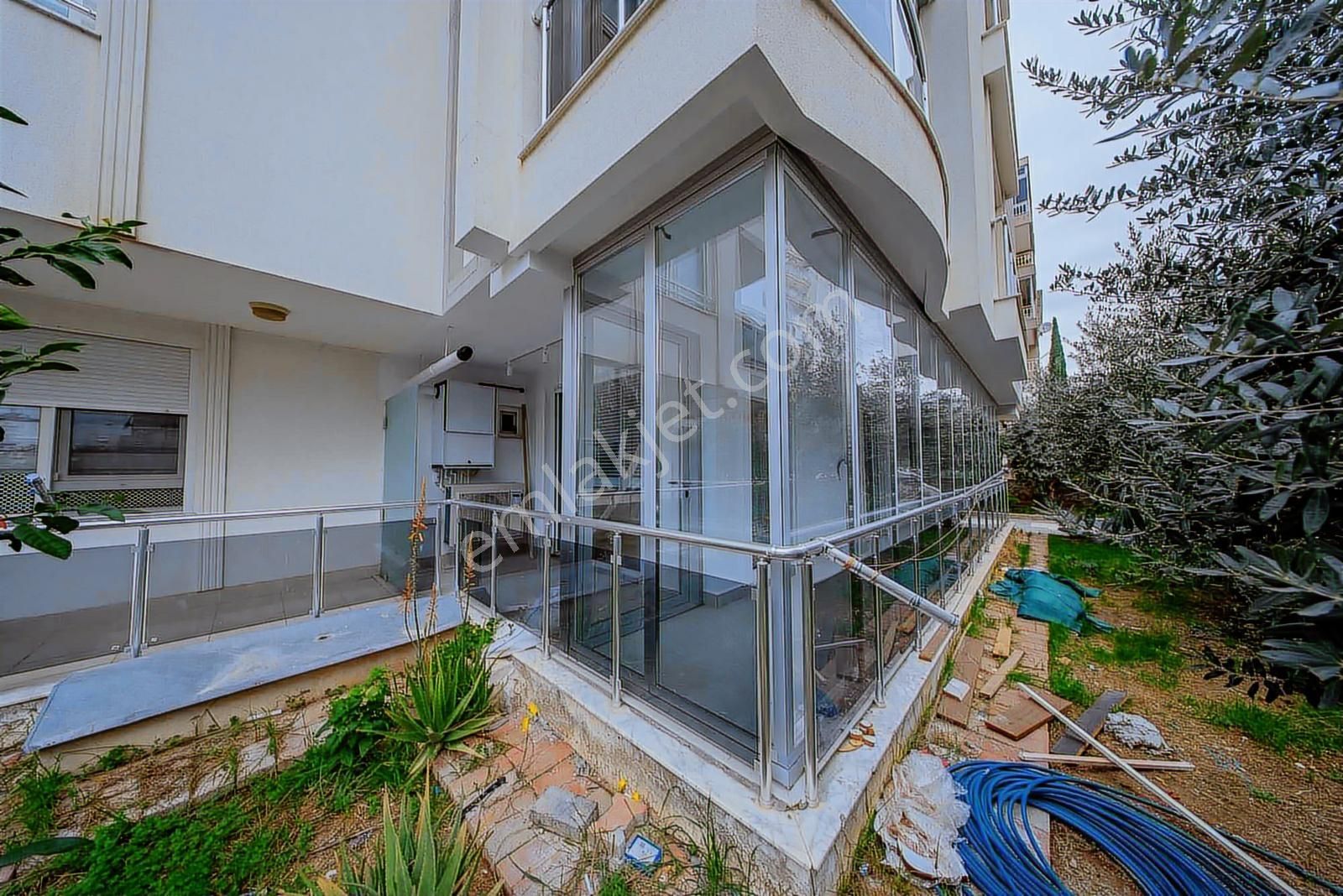 Larada İçi Full Yapılı Eşyalı Geniş Satılık 1+1 Daire - Görsel 10