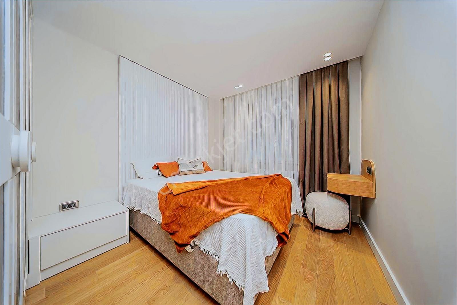 Larada İçi Full Yapılı Eşyalı Geniş Satılık 1+1 Daire - Görsel 13