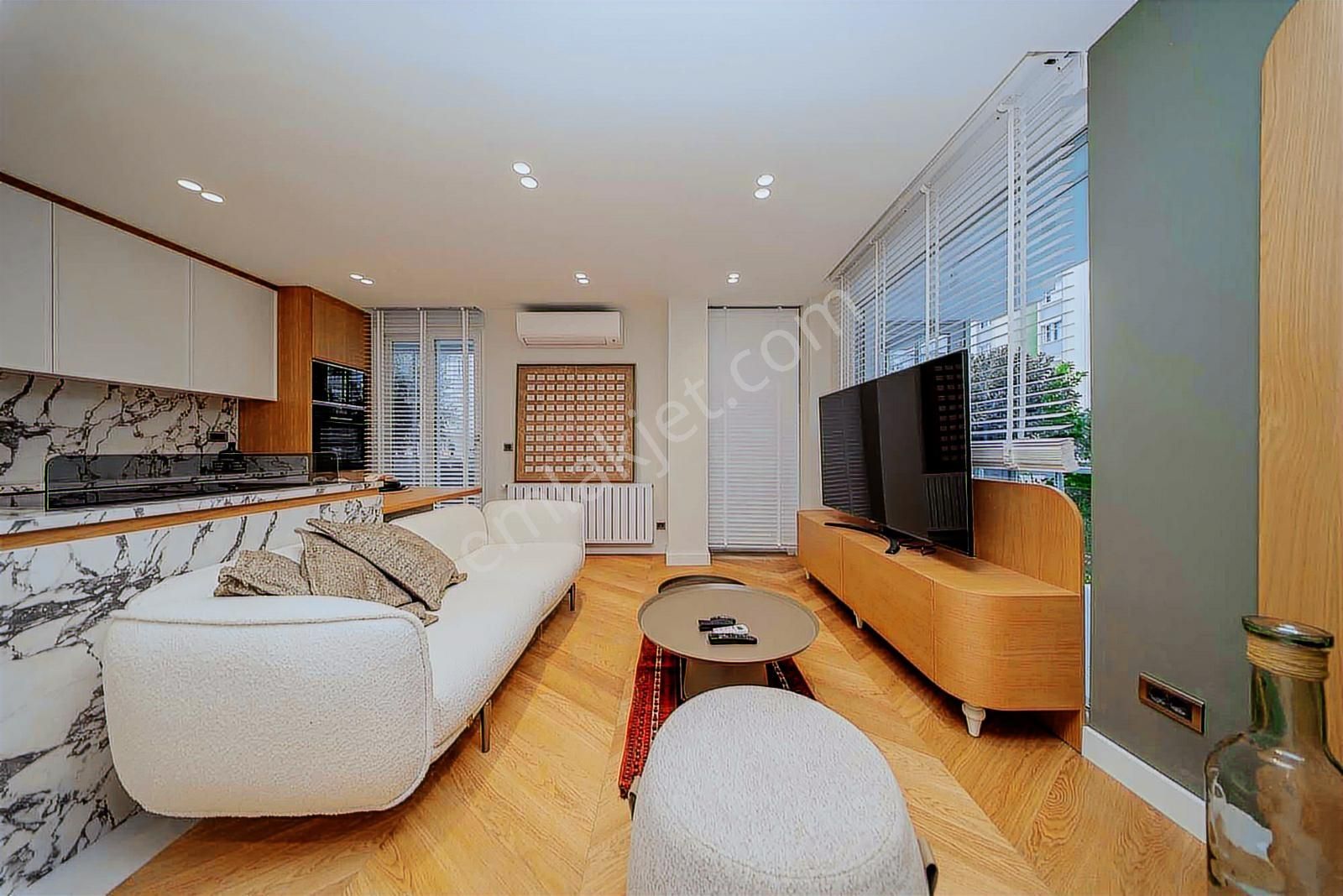 Larada İçi Full Yapılı Eşyalı Geniş Satılık 1+1 Daire - Görsel 8