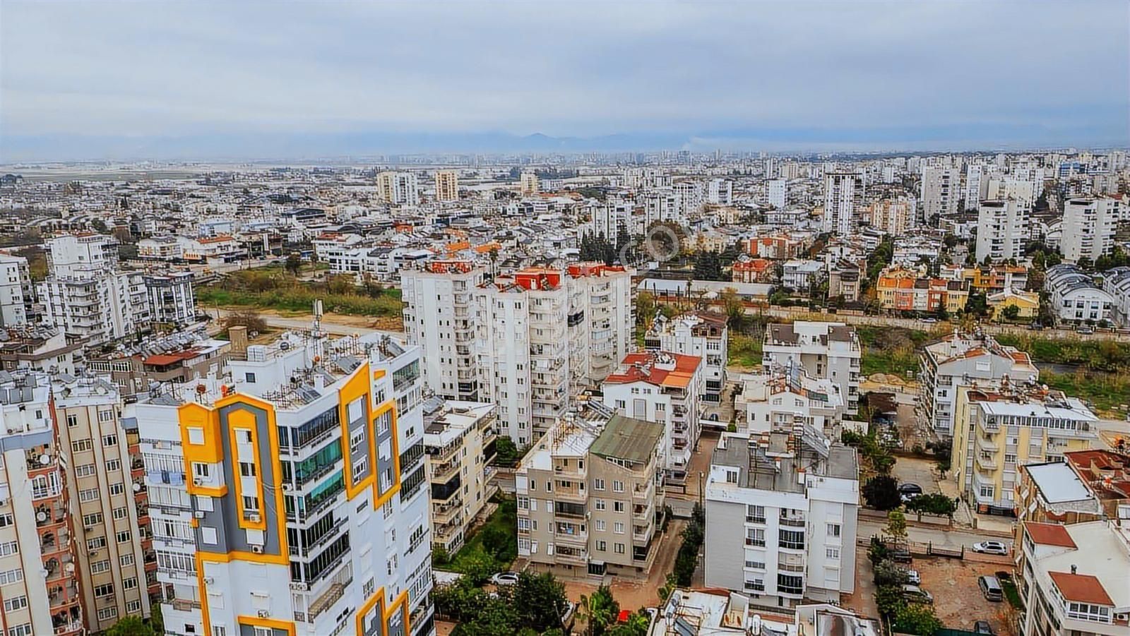 Larada İçi Full Yapılı Eşyalı Geniş Satılık 1+1 Daire - Görsel 35