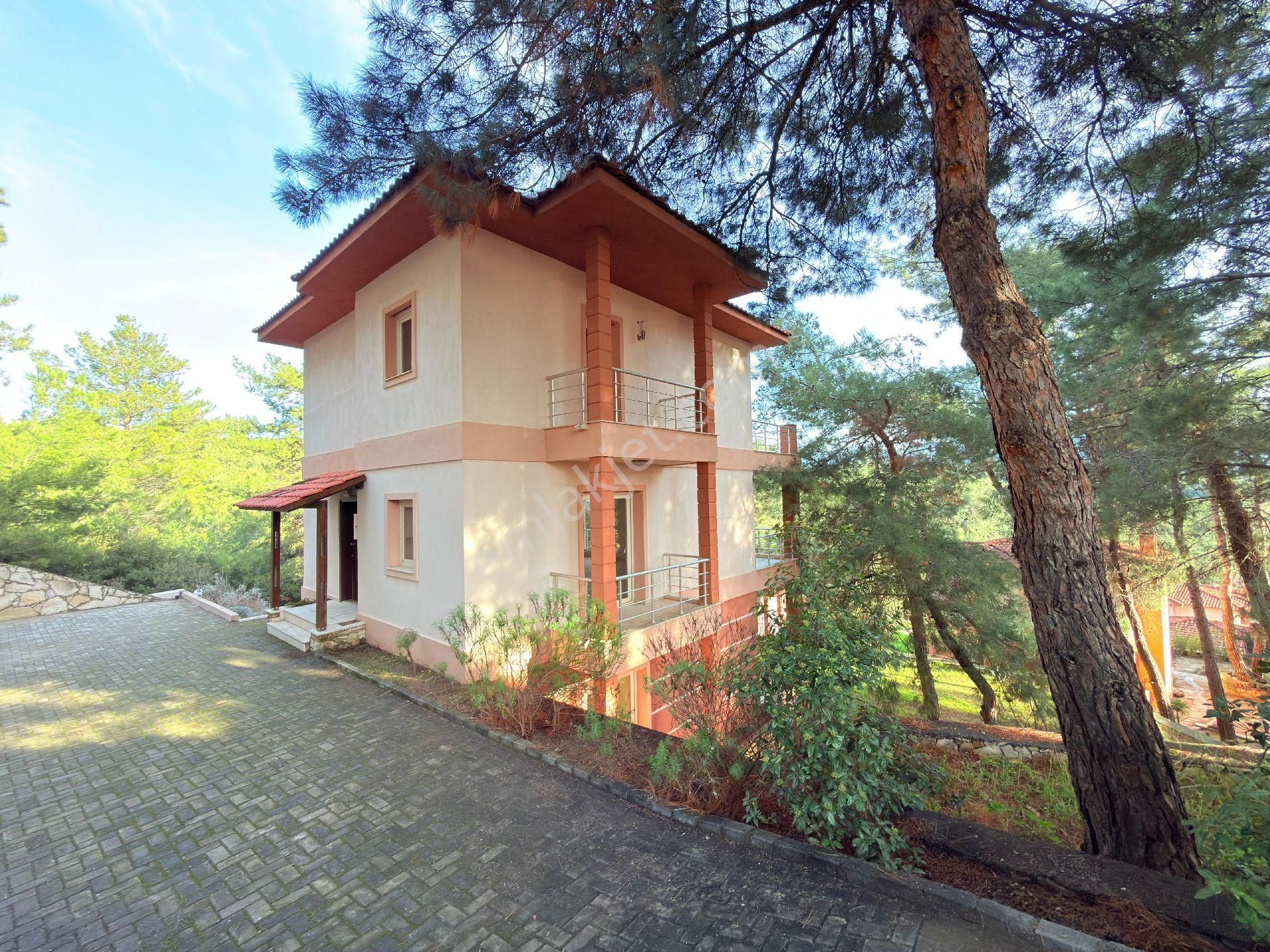 Kuşadası Soğucak Bölgesinde Müstakil Fırsat Villa - Görsel 10