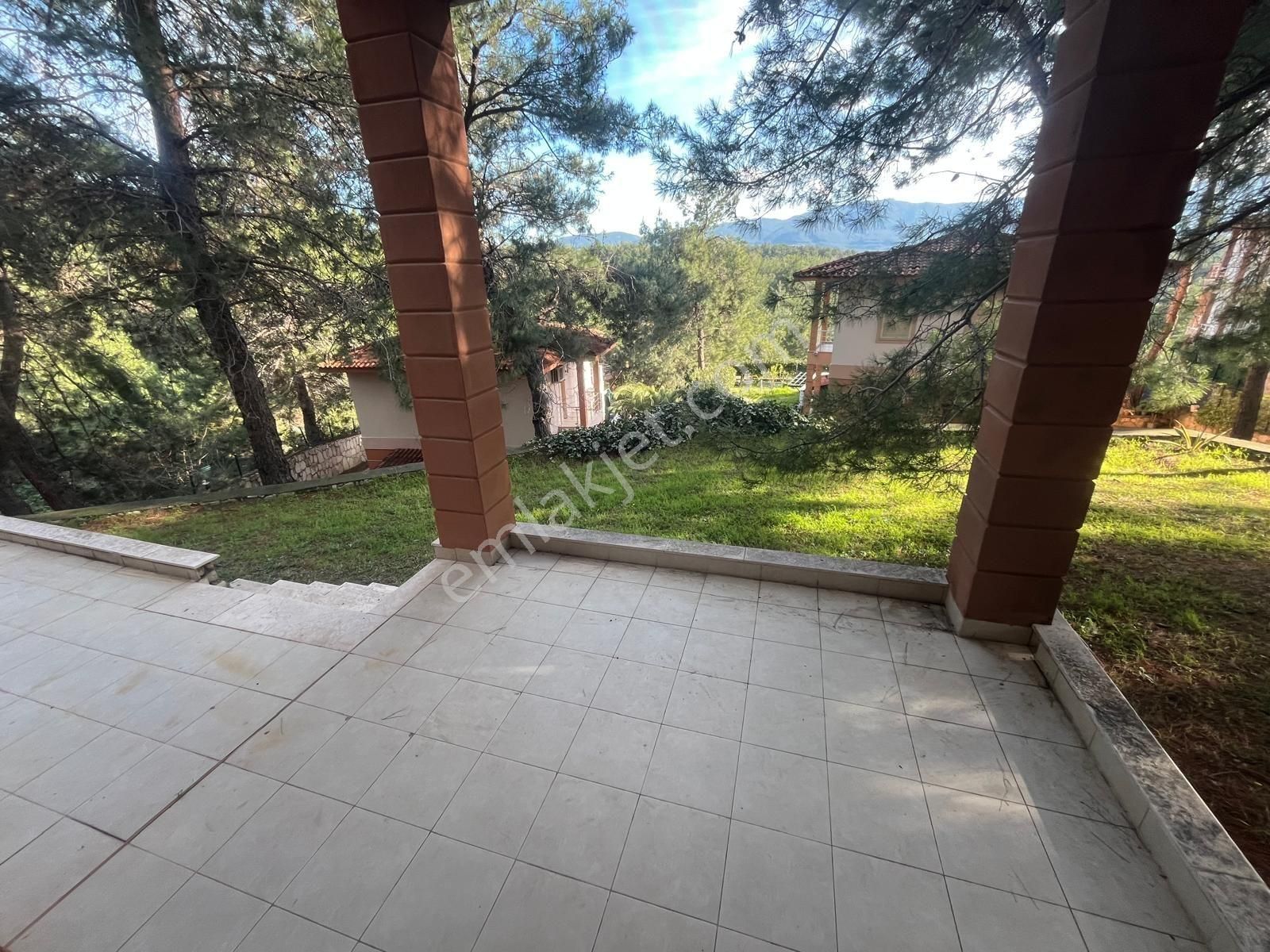 Kuşadası Soğucak Bölgesinde Müstakil Fırsat Villa - Görsel 35