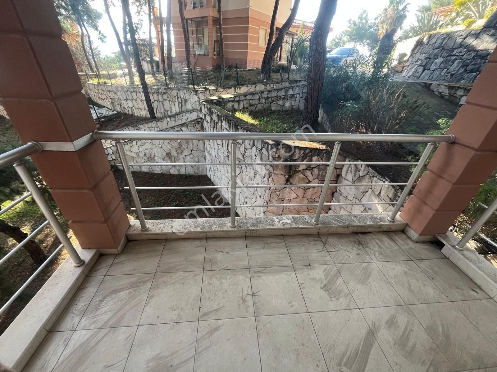 Kuşadası Soğucak Bölgesinde Müstakil Fırsat Villa - Görsel 32