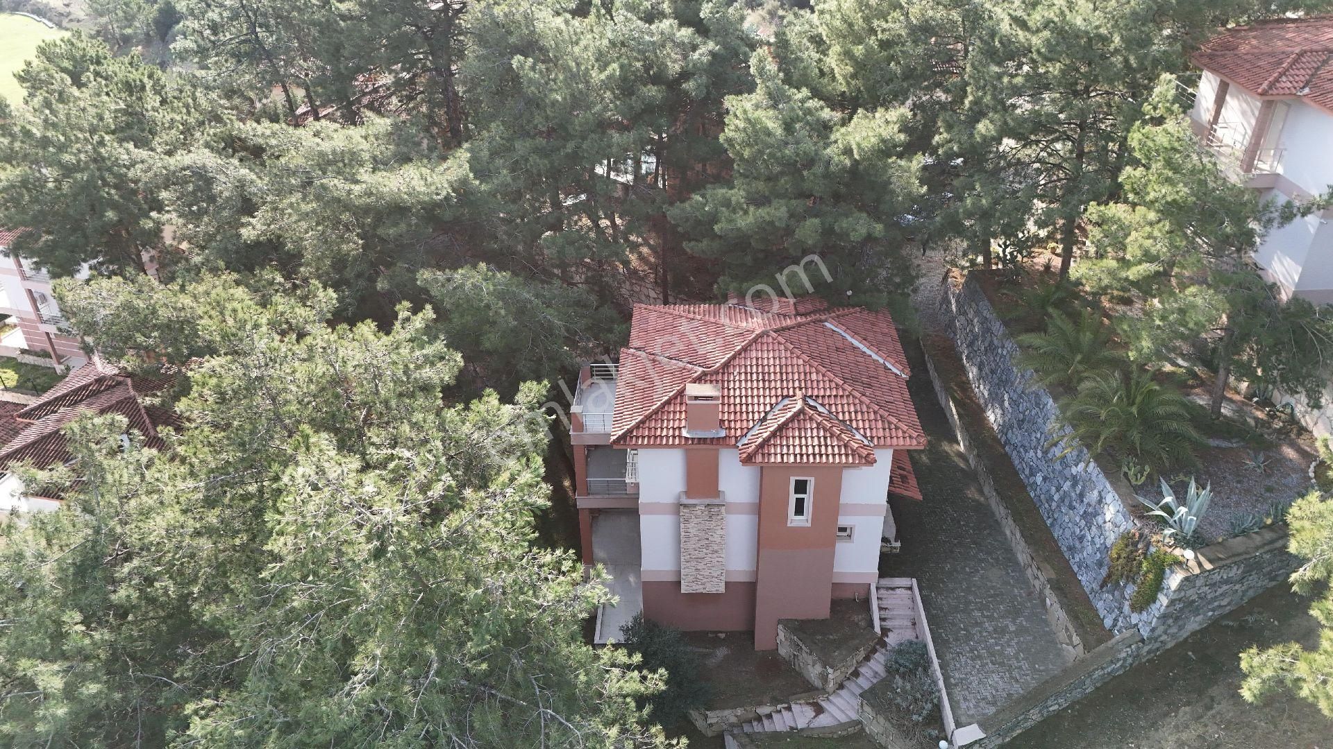 Kuşadası Soğucak Bölgesinde Müstakil Fırsat Villa - Görsel 5