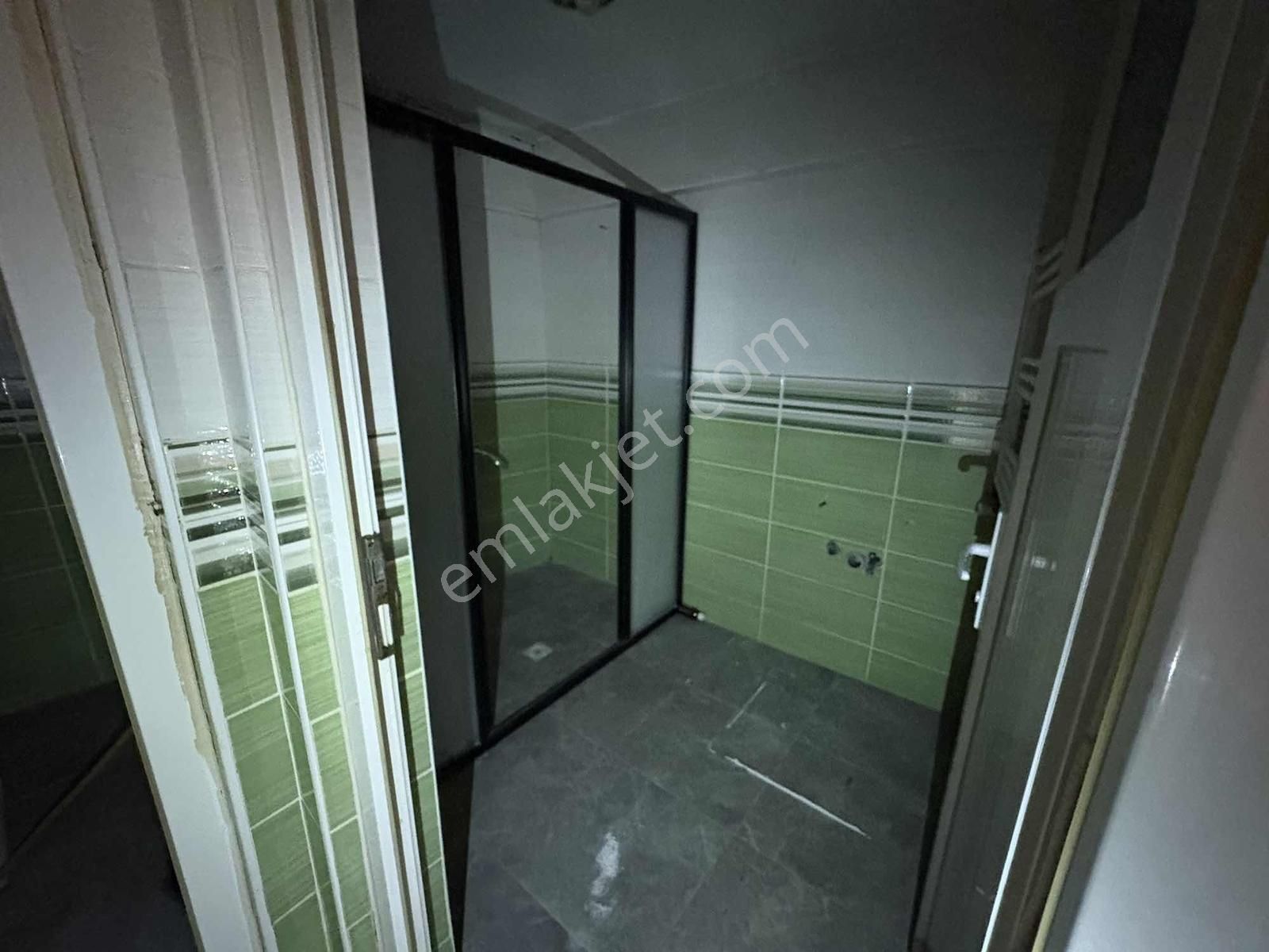 Eriklinin En İşlek Caddesinde Geniş 2+1 Kiralık Daire - Görsel 15