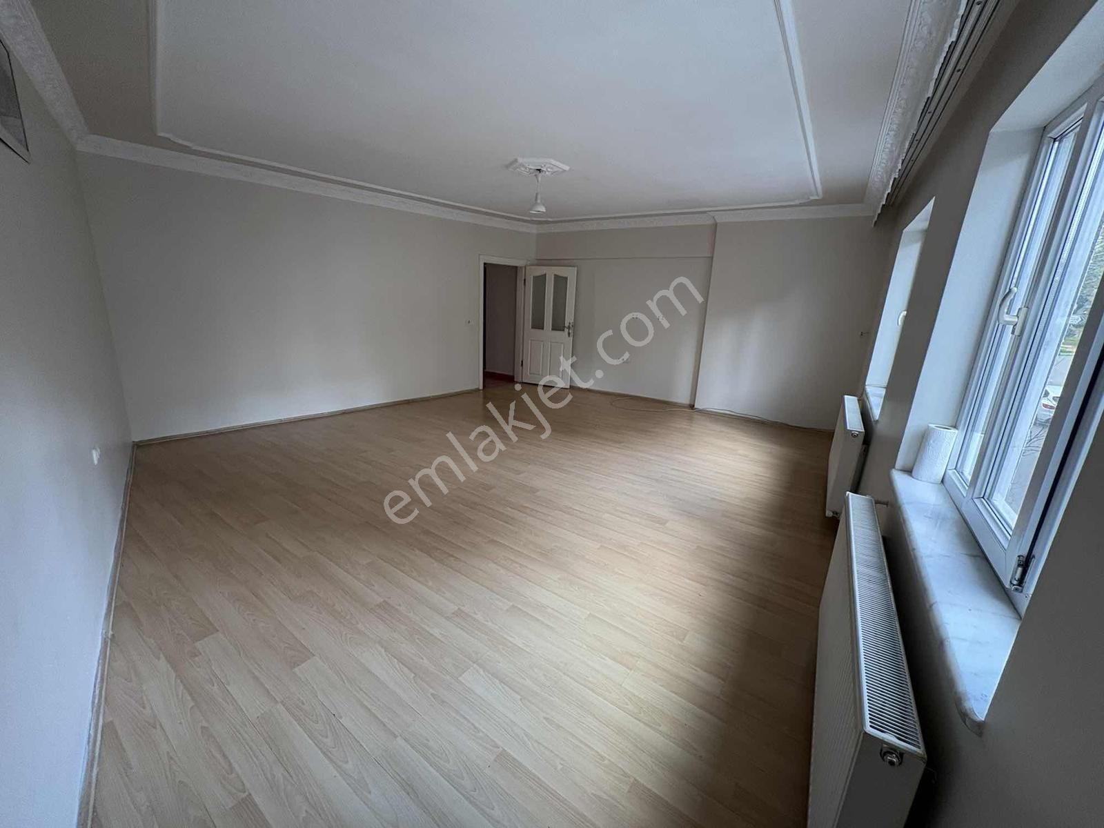 Eriklinin En İşlek Caddesinde Geniş 2+1 Kiralık Daire - Görsel 2